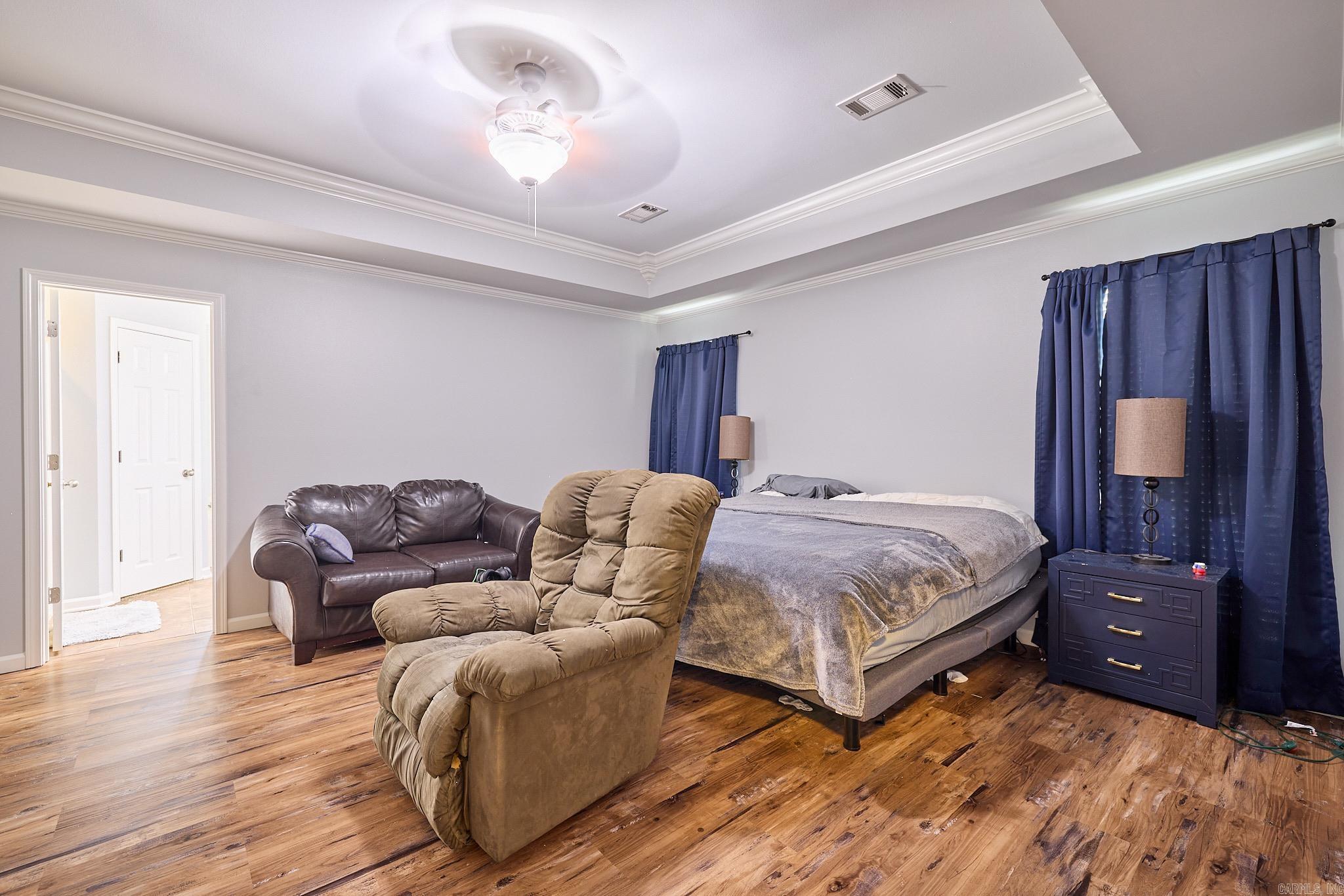 302 Queen Elizabeth Drive