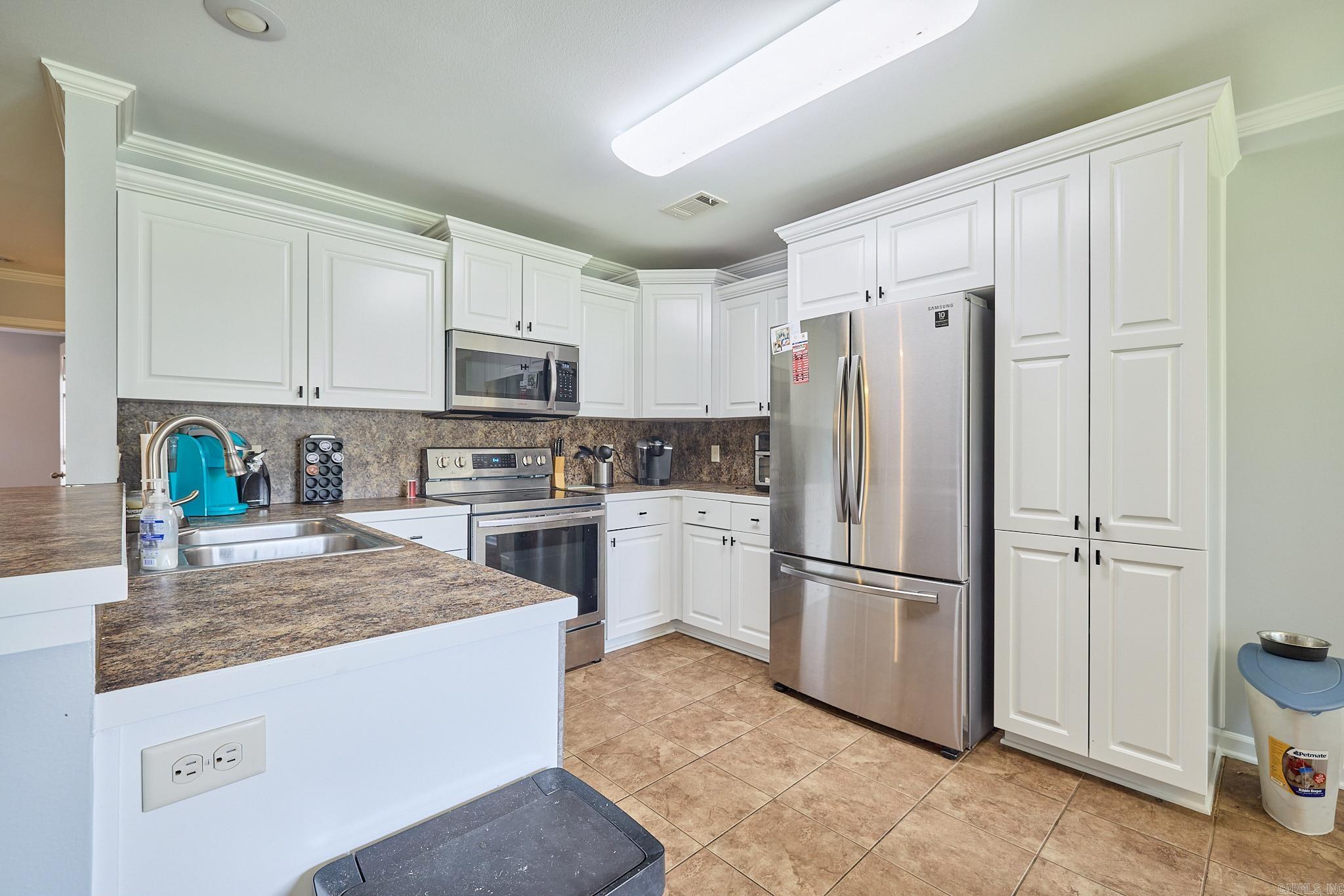 302 Queen Elizabeth Drive