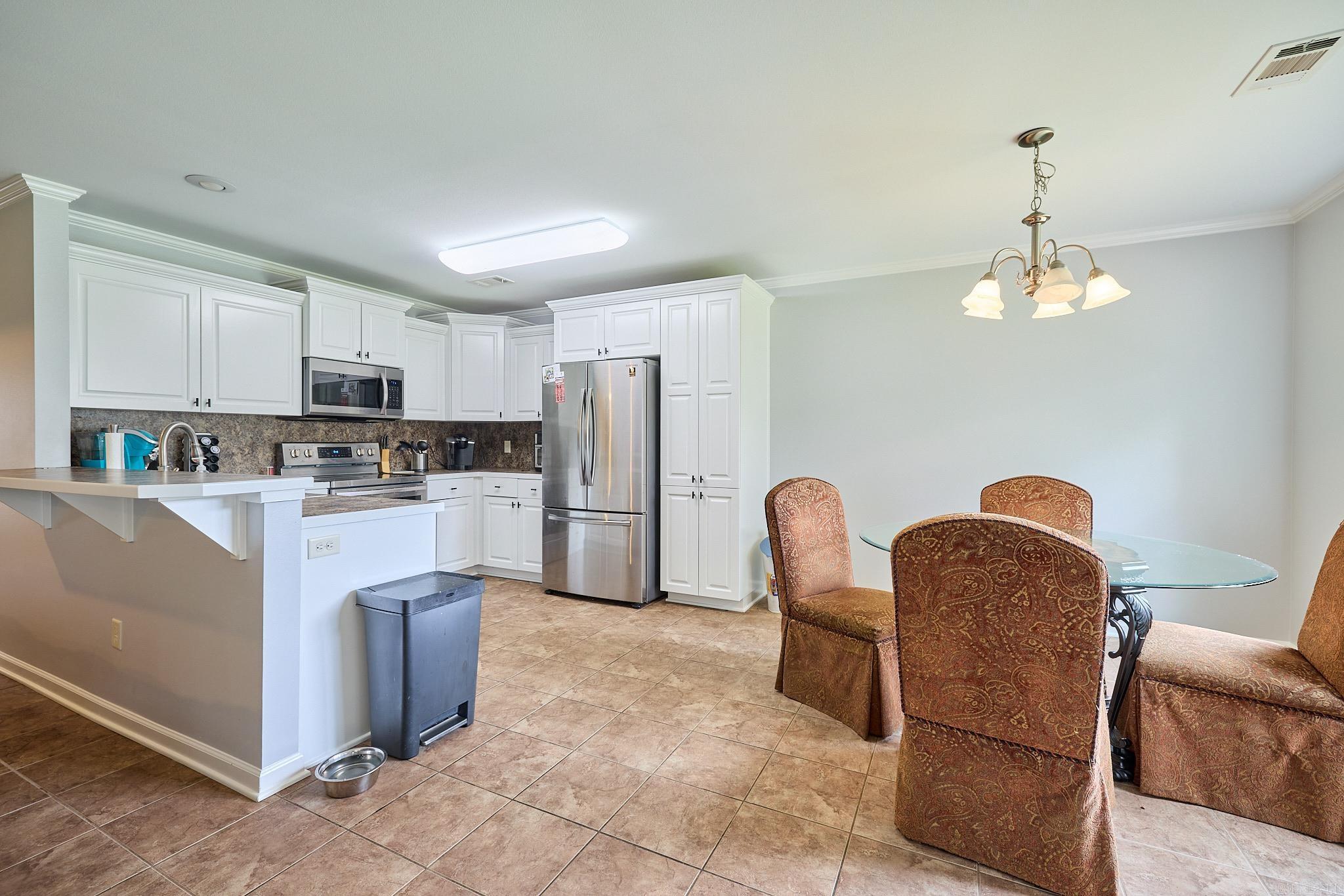 302 Queen Elizabeth Drive