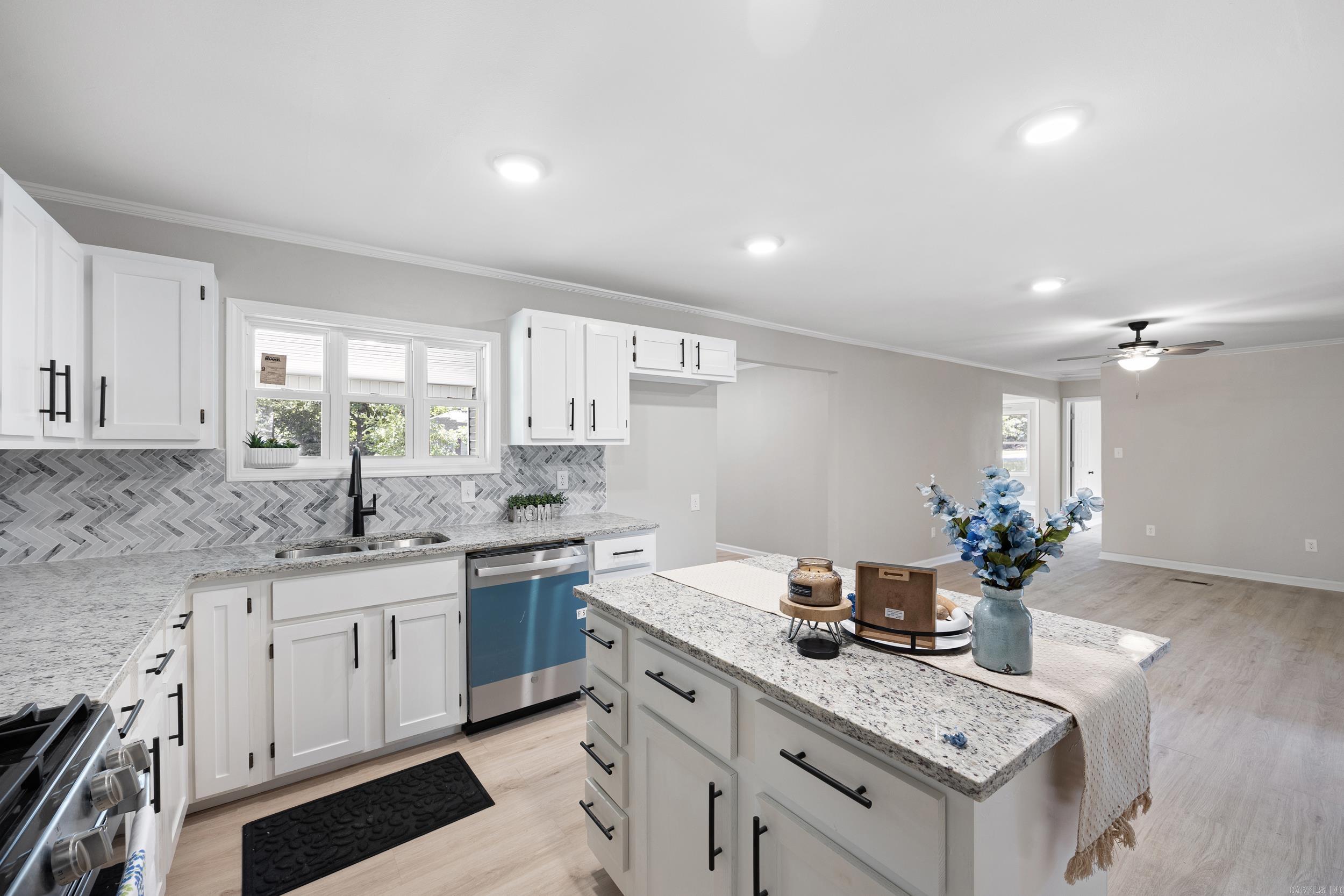 622 S Greenwich Ave
