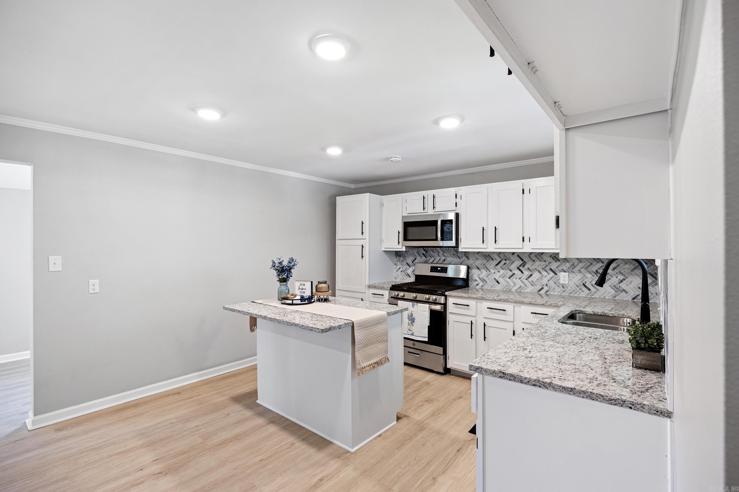 622 S Greenwich Ave