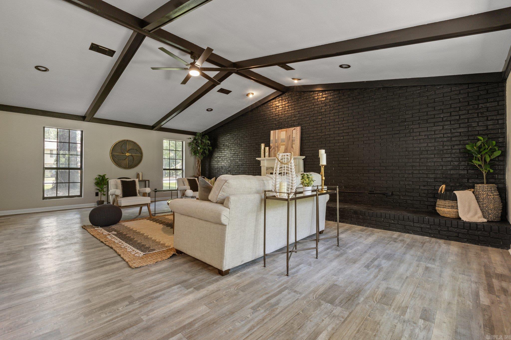 6704 W Pinewood Drive