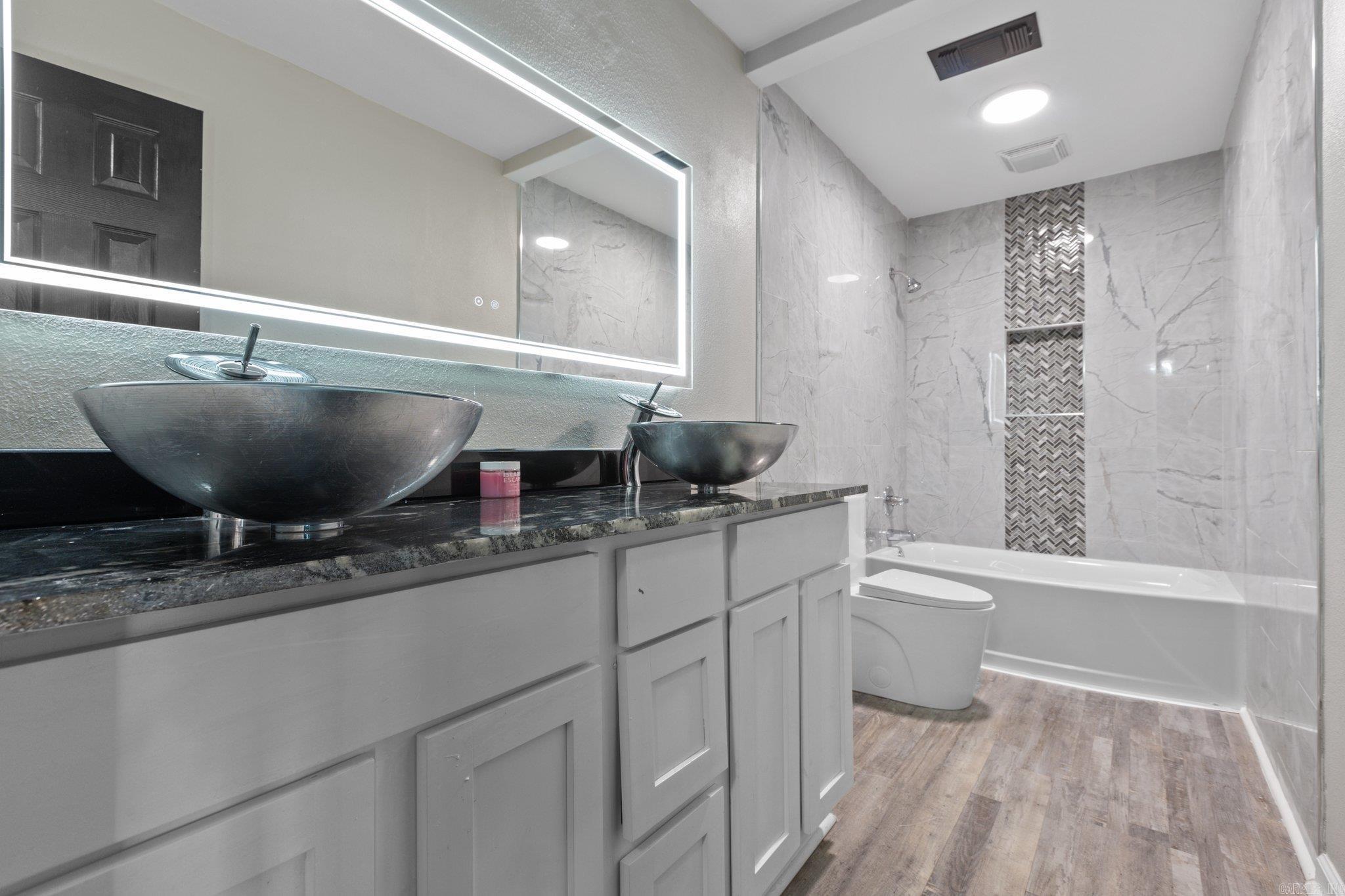 6704 W Pinewood Drive