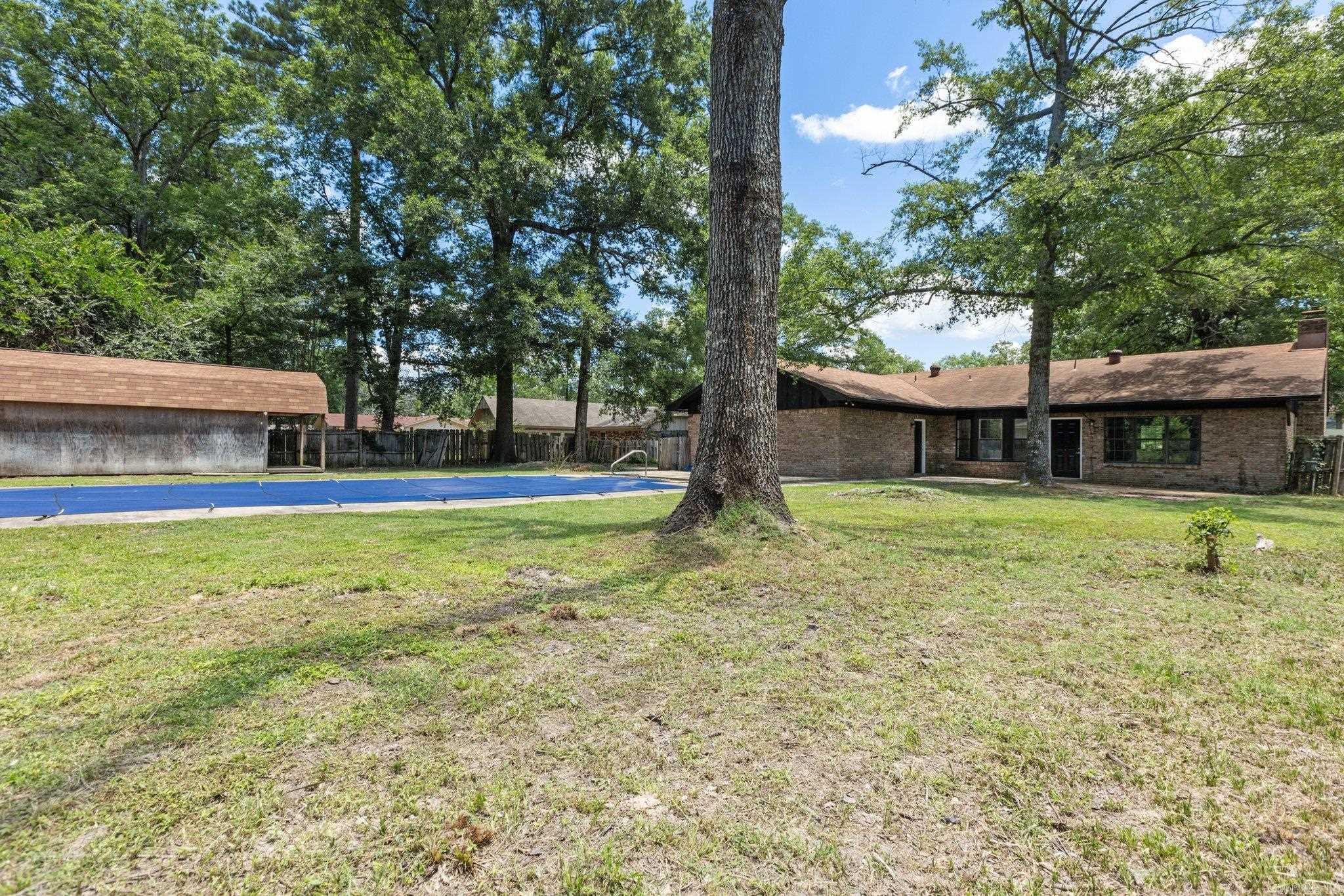 6704 W Pinewood Drive