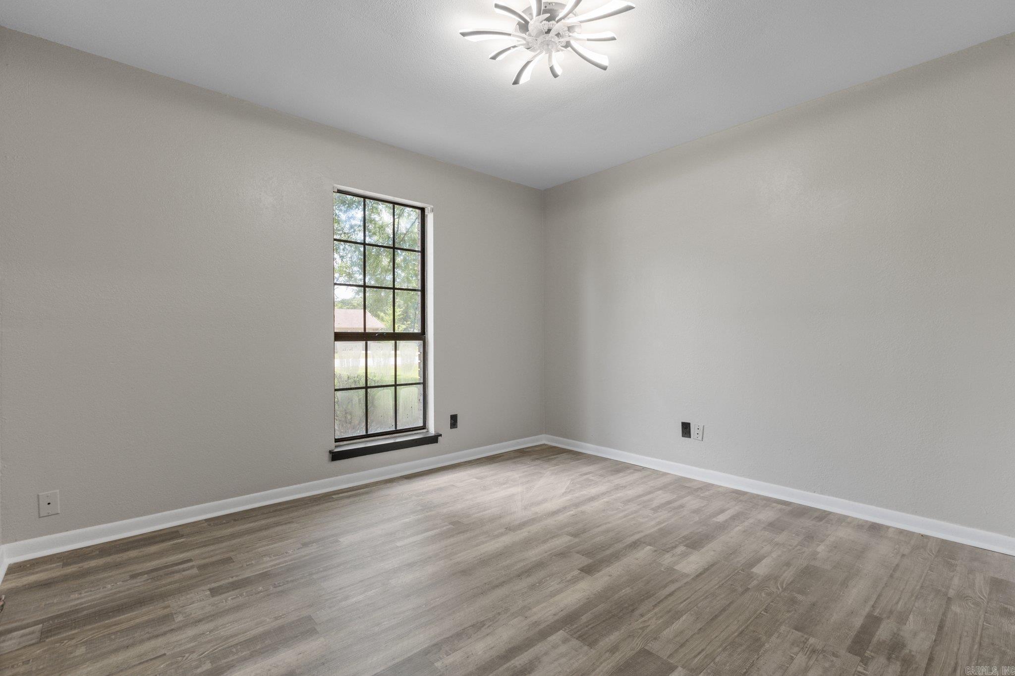 6704 W Pinewood Drive