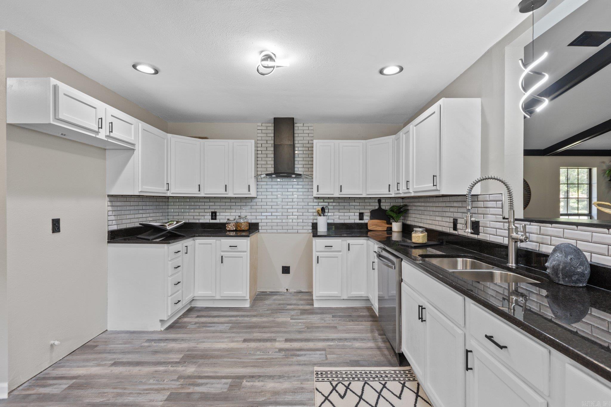 6704 W Pinewood Drive