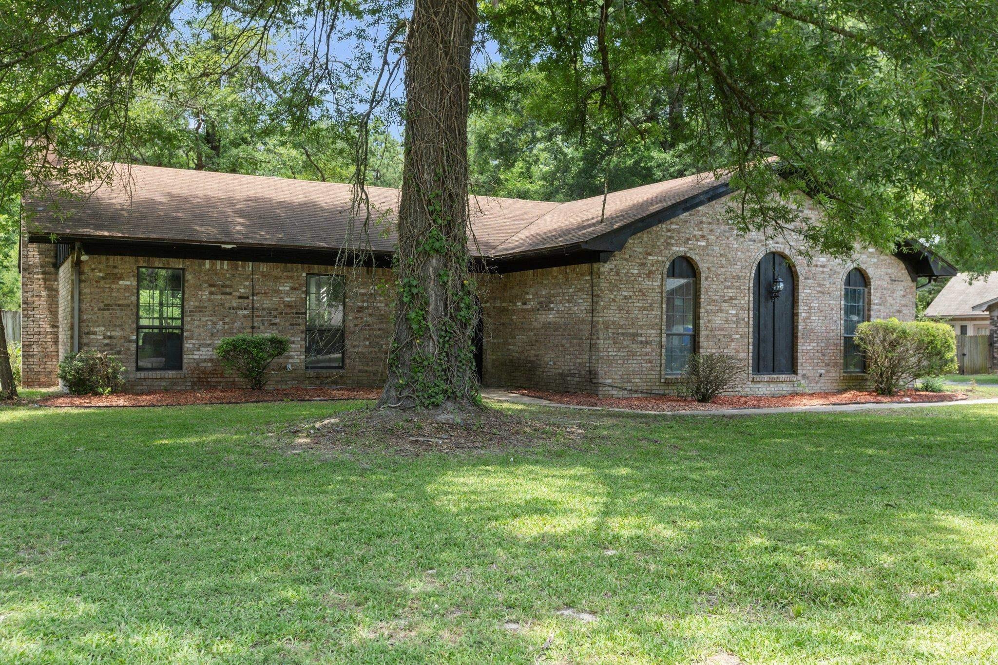 6704 W Pinewood Drive