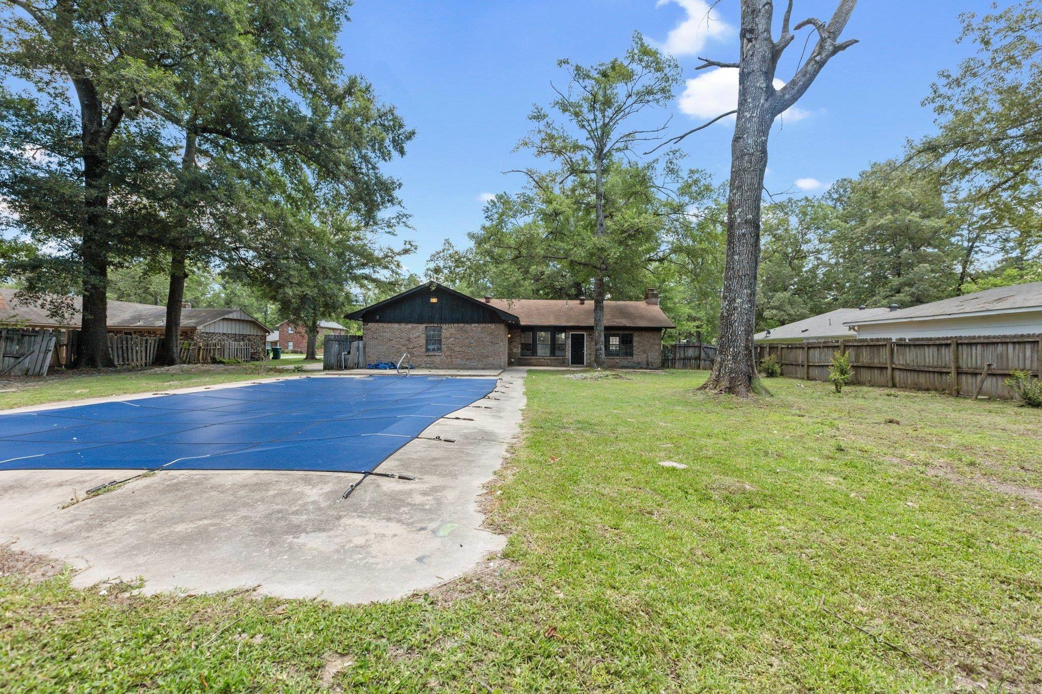 6704 W Pinewood Drive