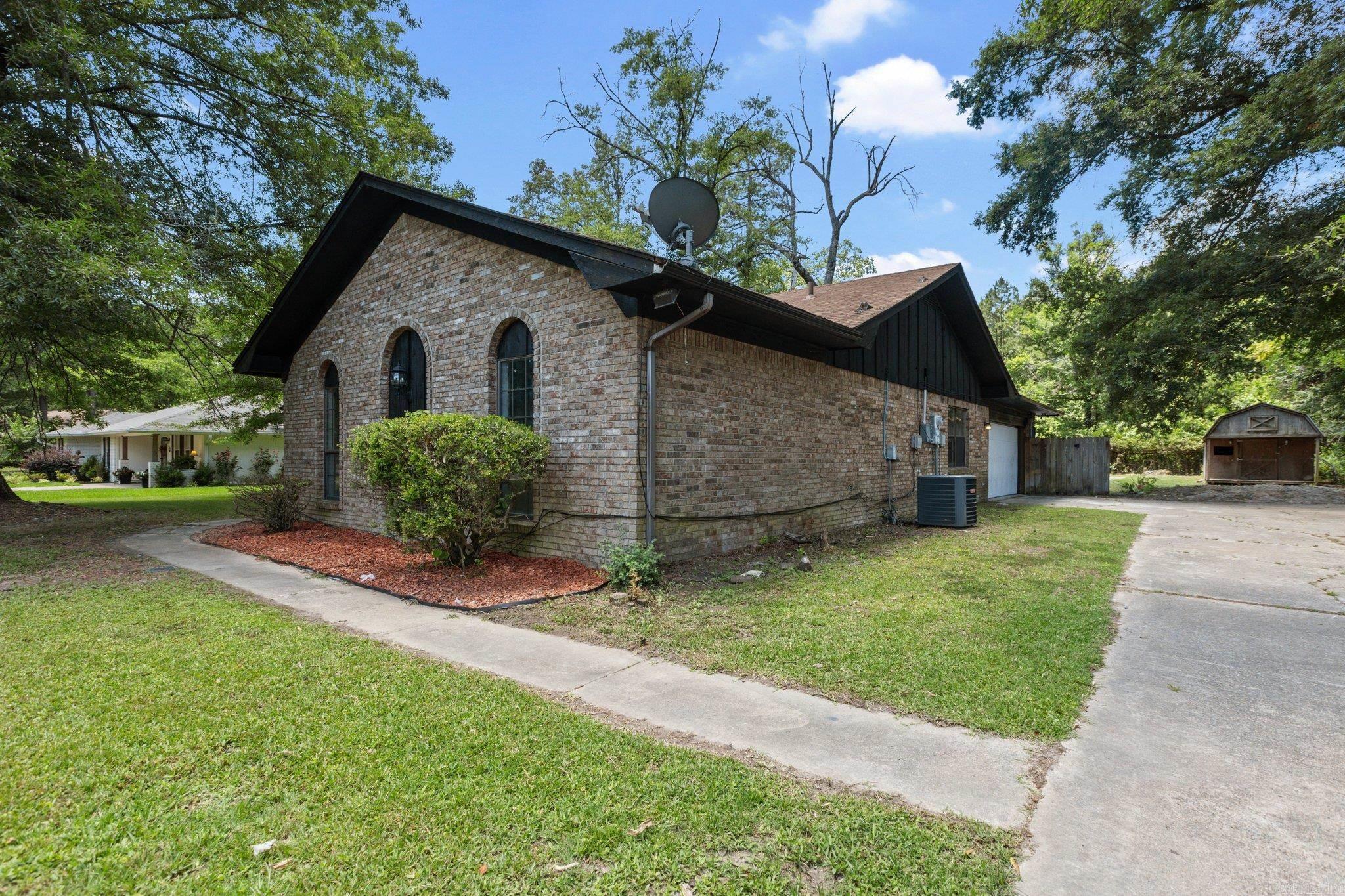 6704 W Pinewood Drive