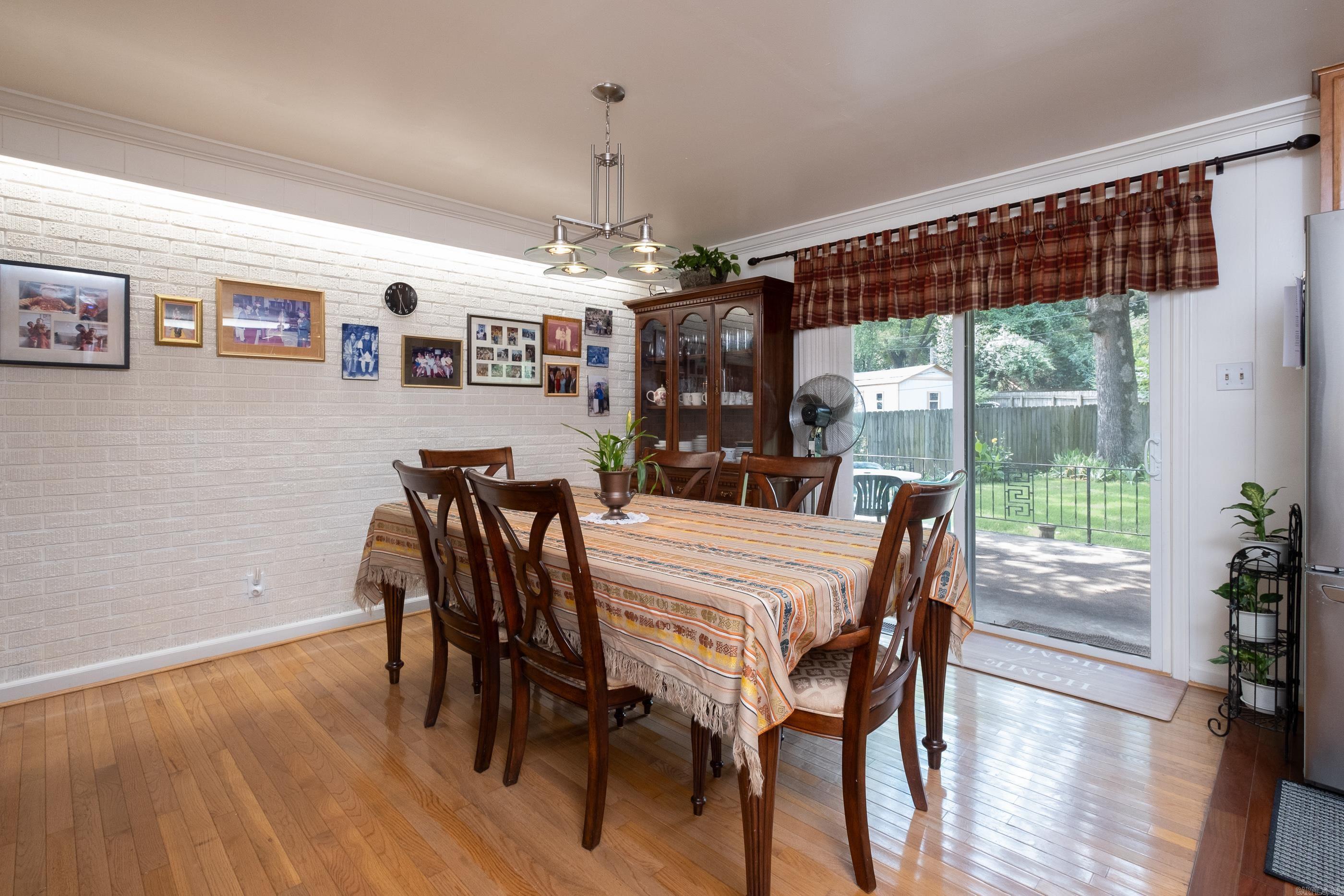 2 Oakhurst Drive