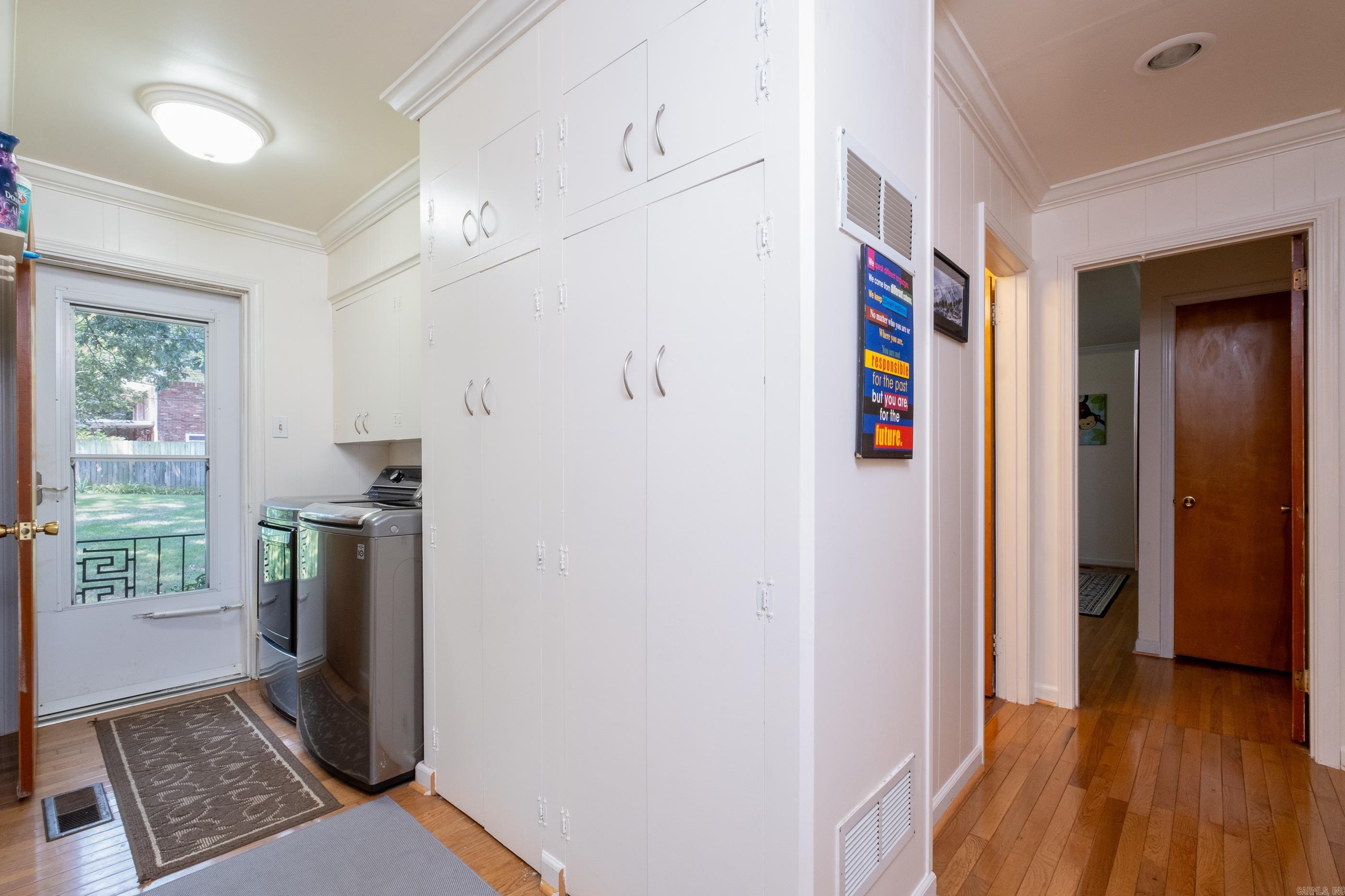 2 Oakhurst Drive