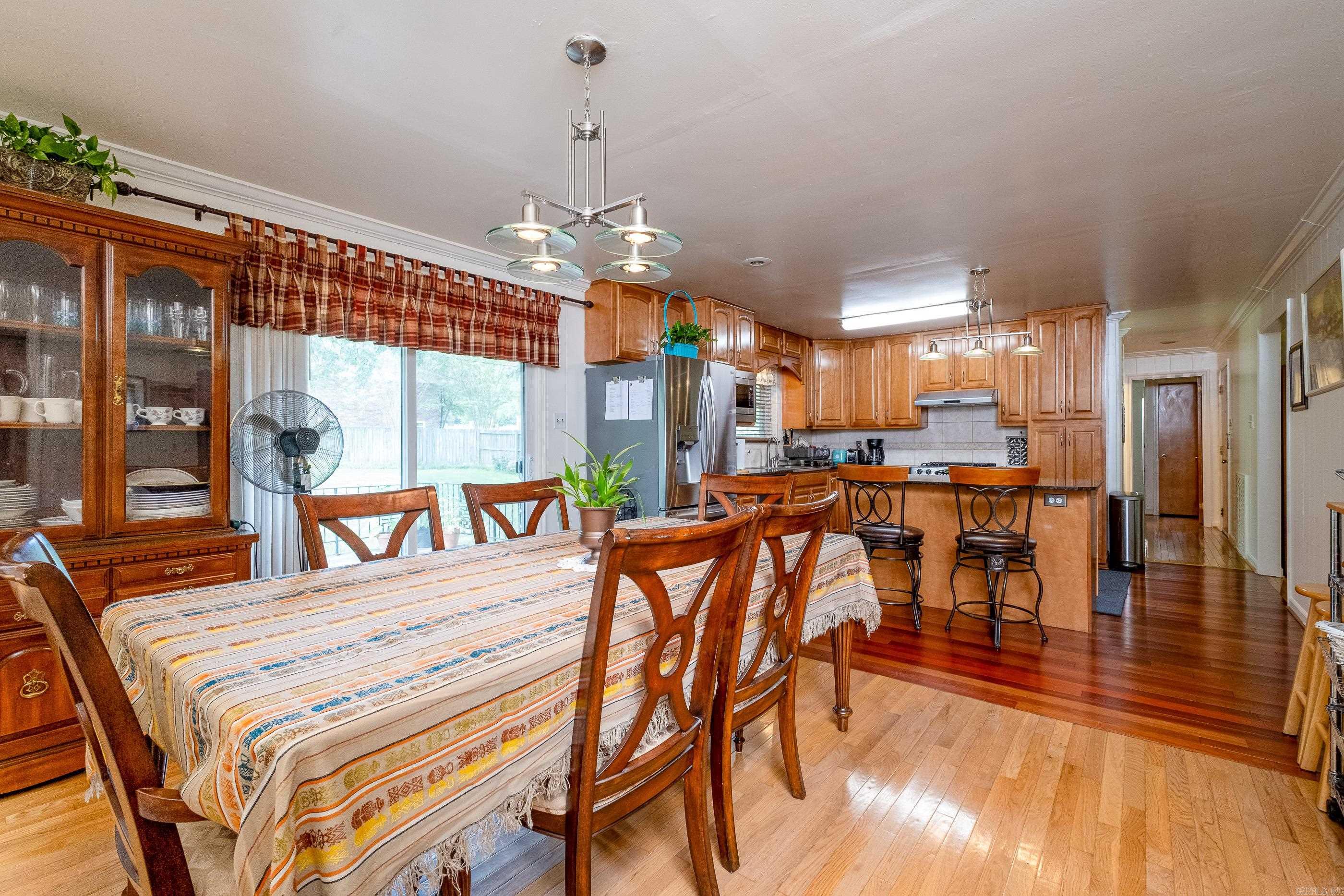 2 Oakhurst Drive