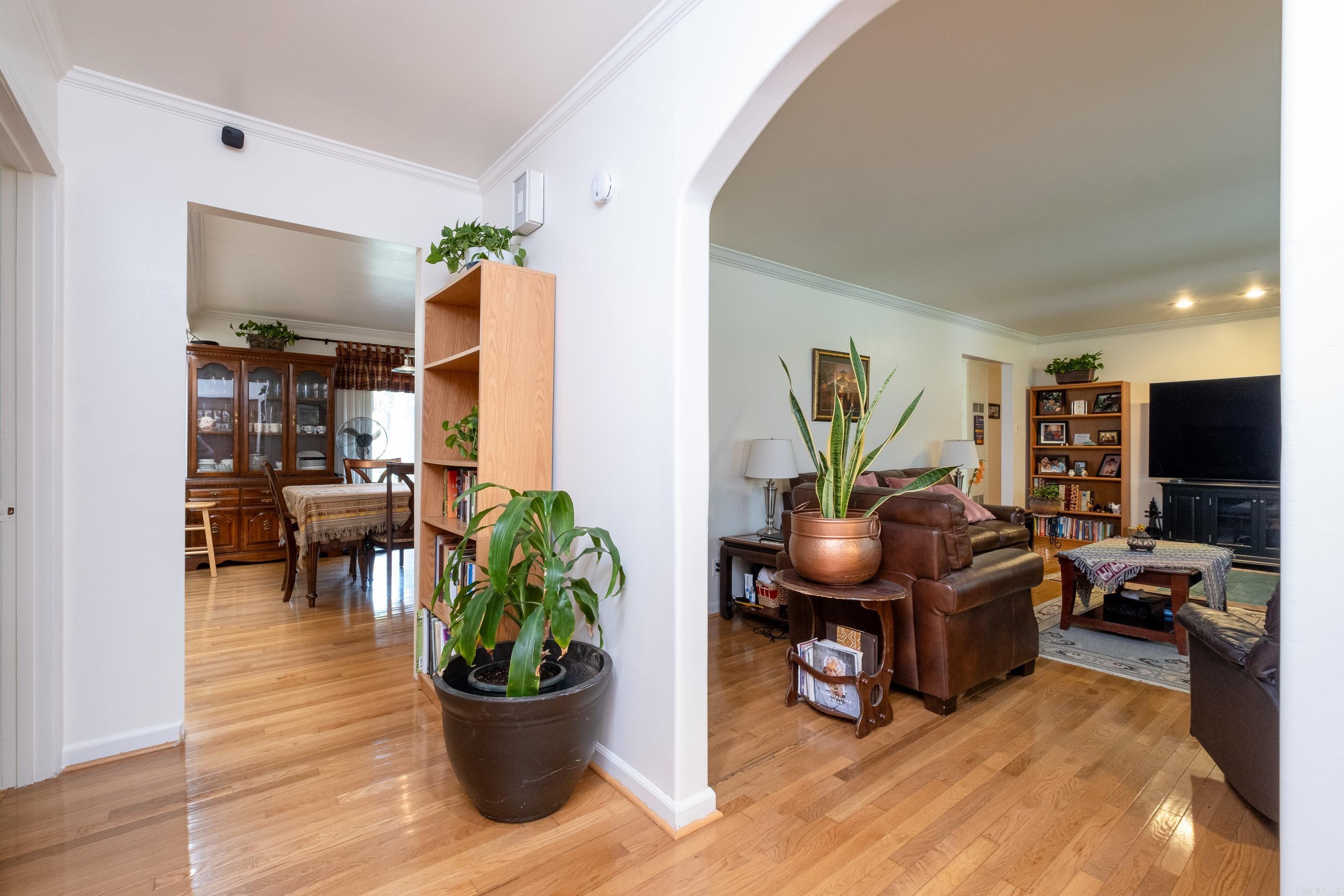 2 Oakhurst Drive