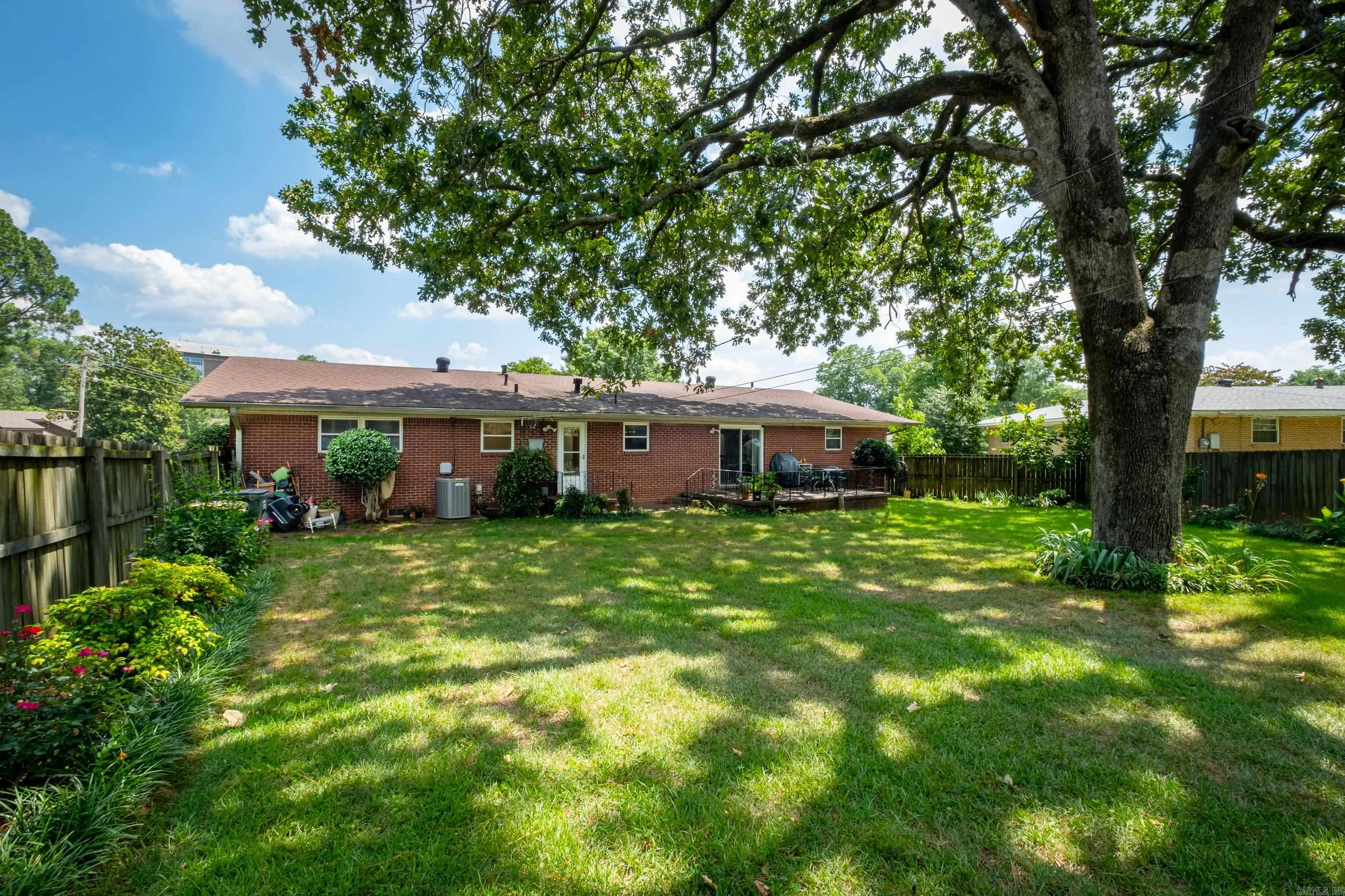 2 Oakhurst Drive