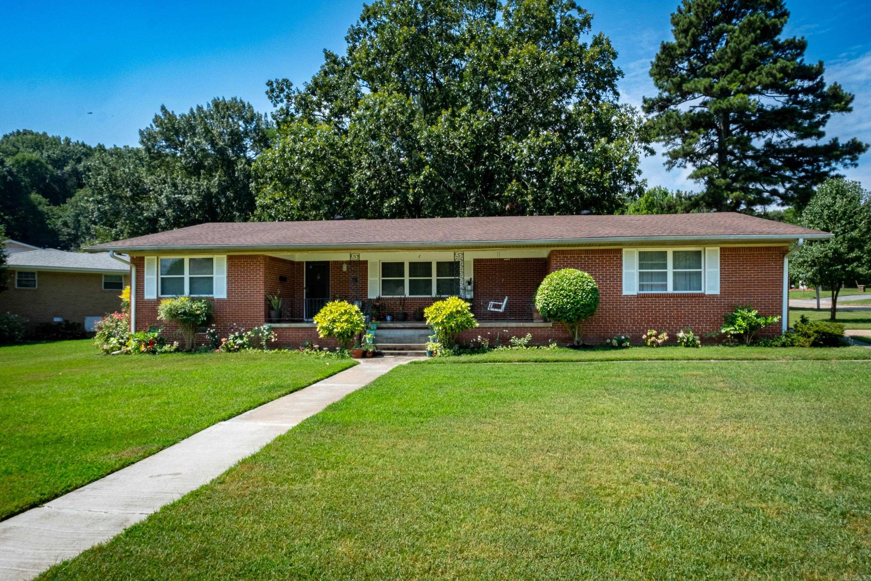 2 Oakhurst Drive