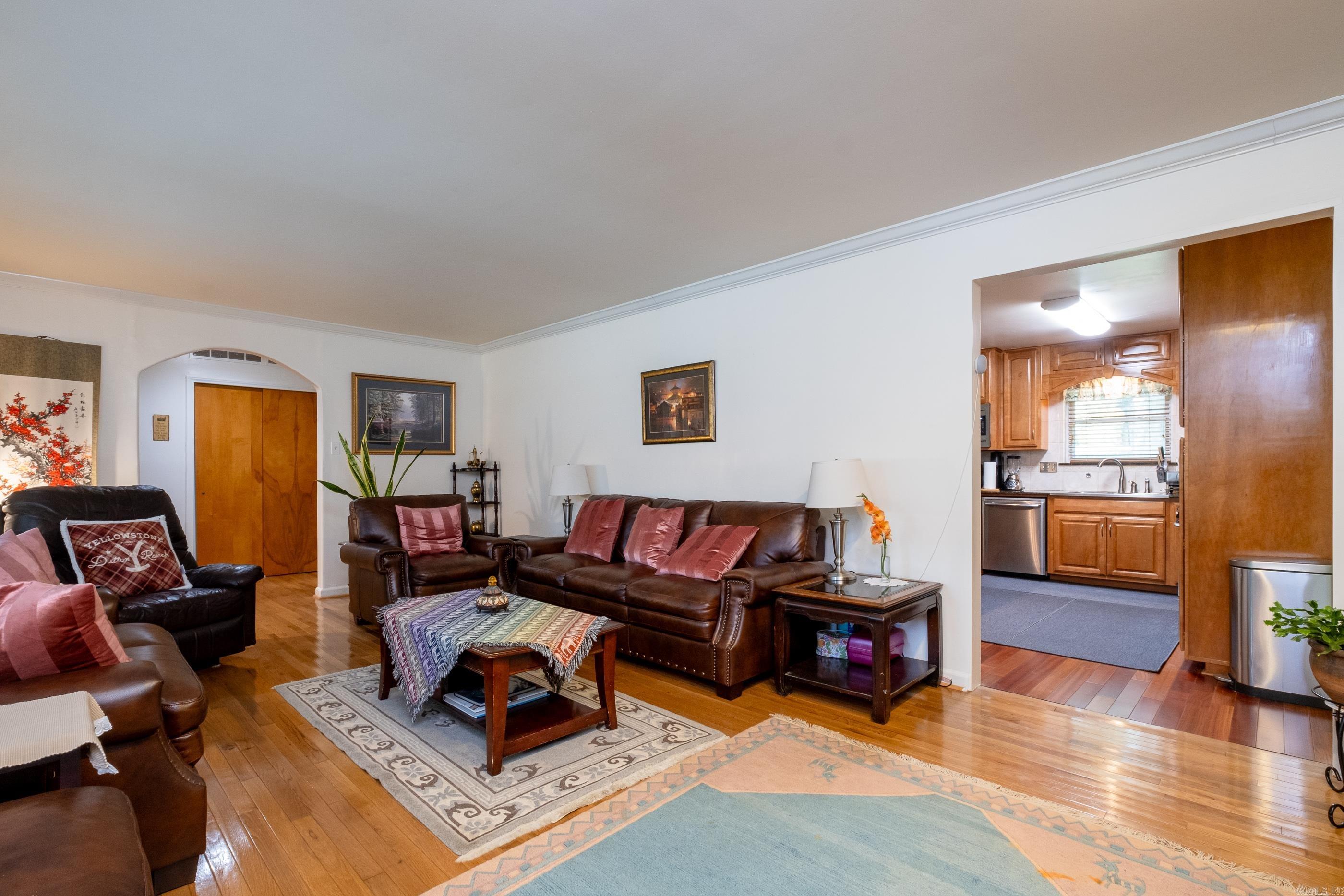 2 Oakhurst Drive