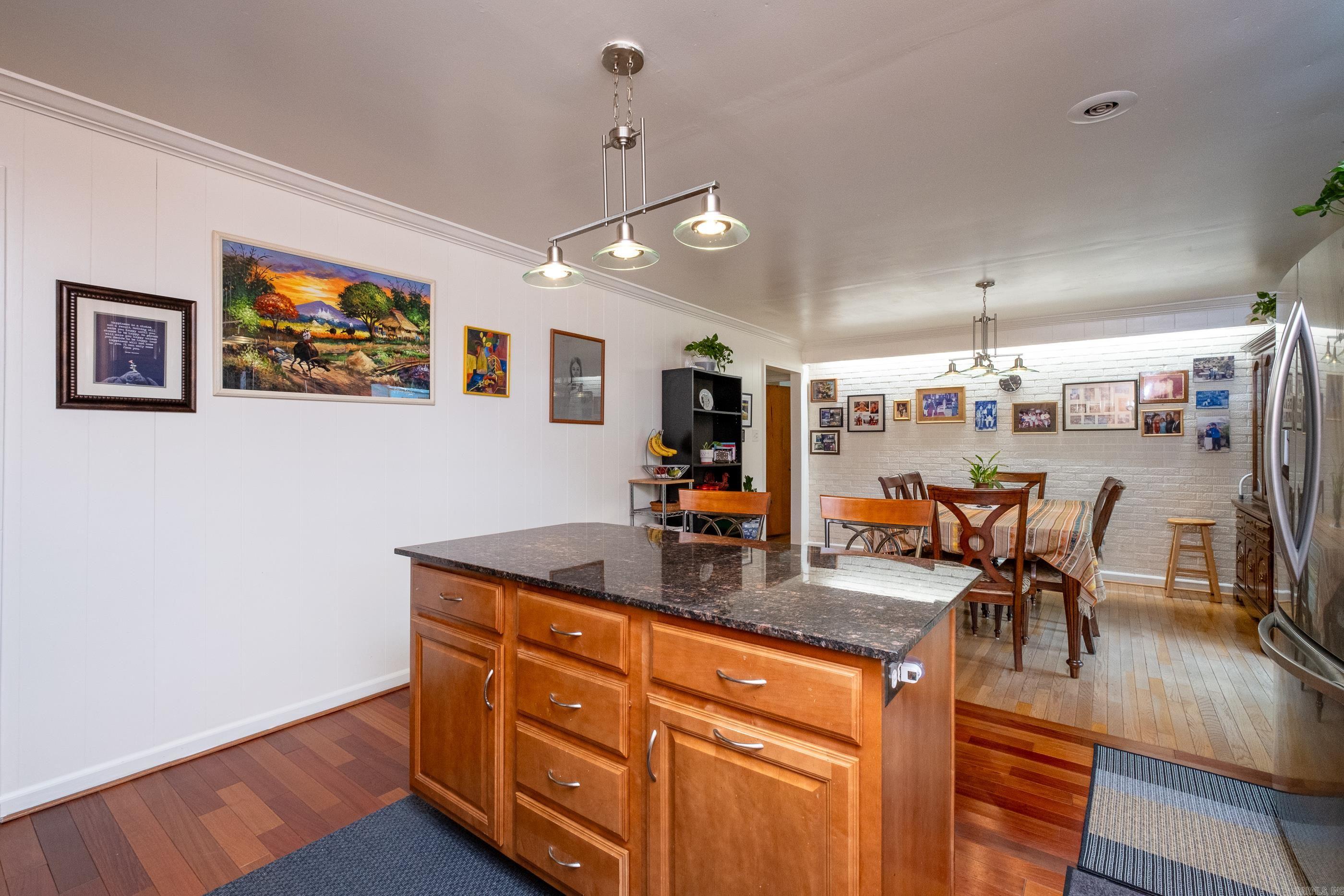 2 Oakhurst Drive