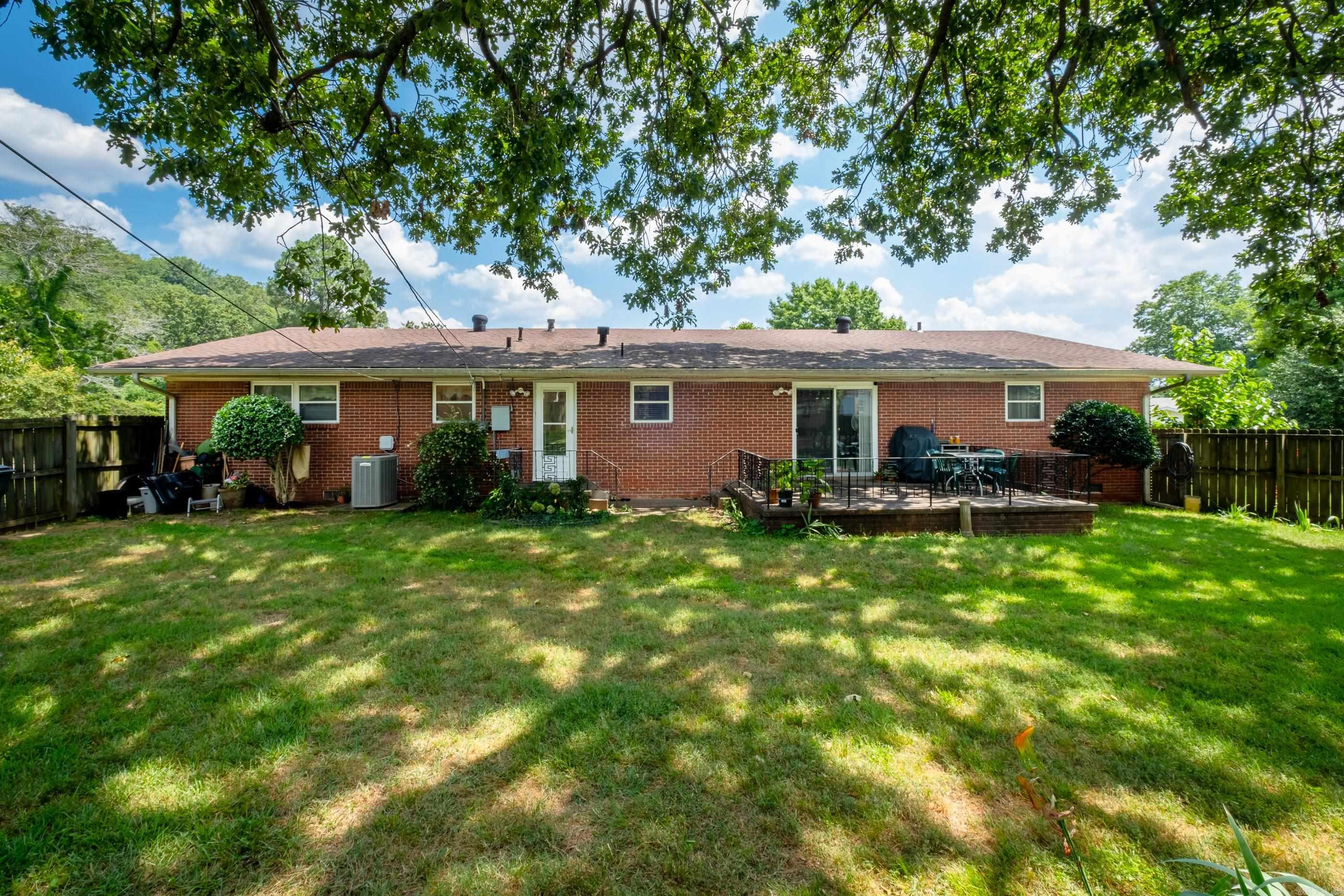 2 Oakhurst Drive