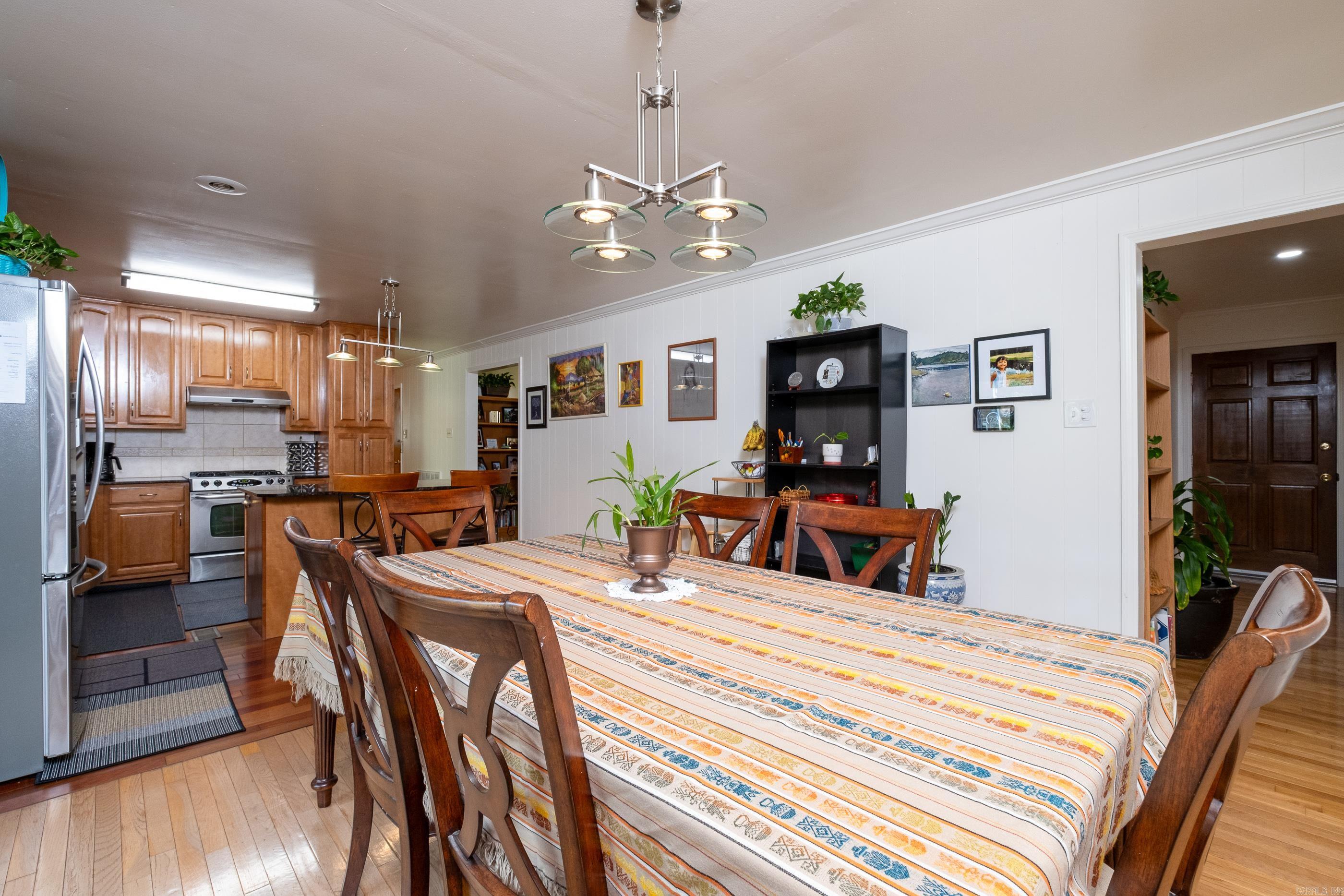 2 Oakhurst Drive