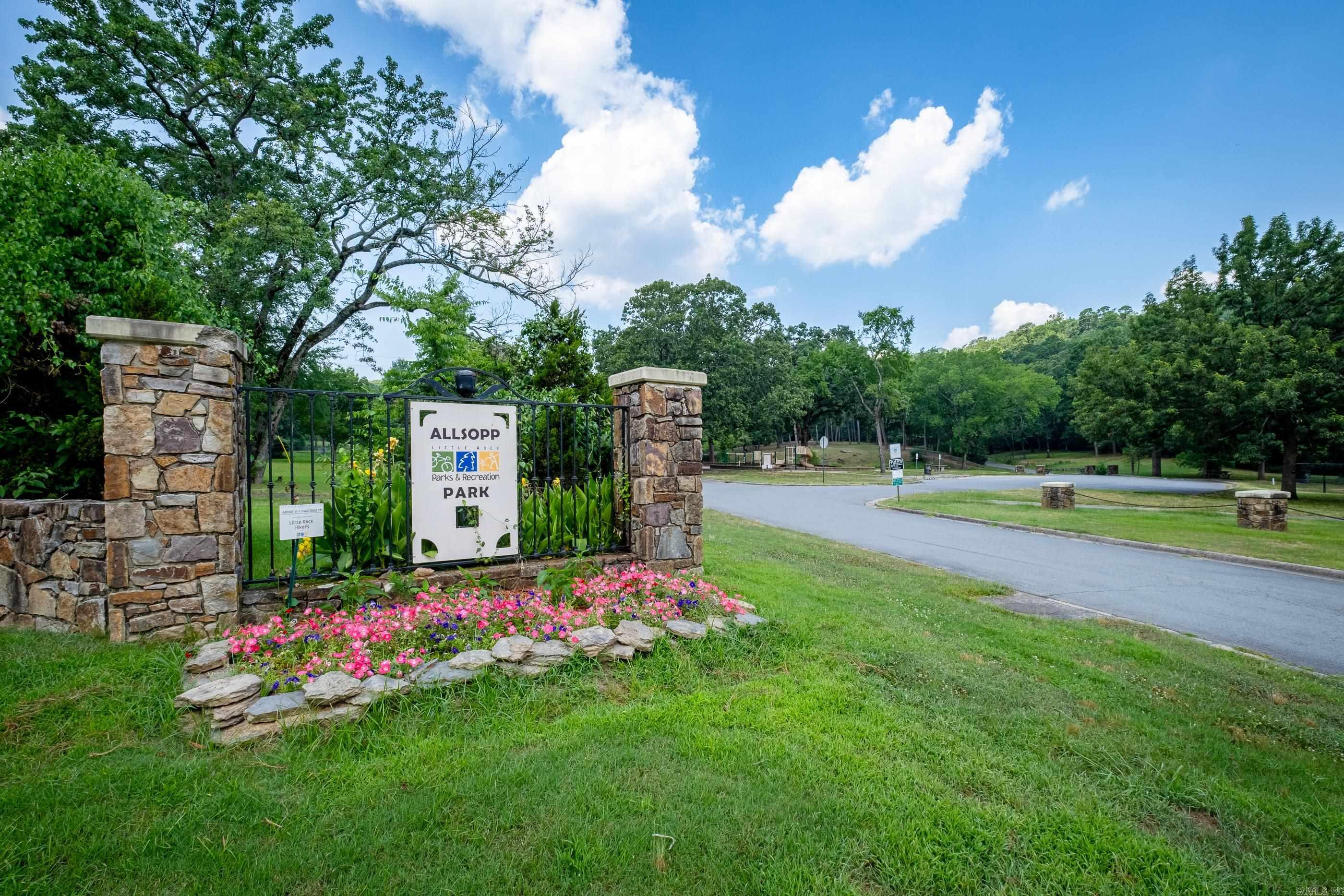 2 Oakhurst Drive