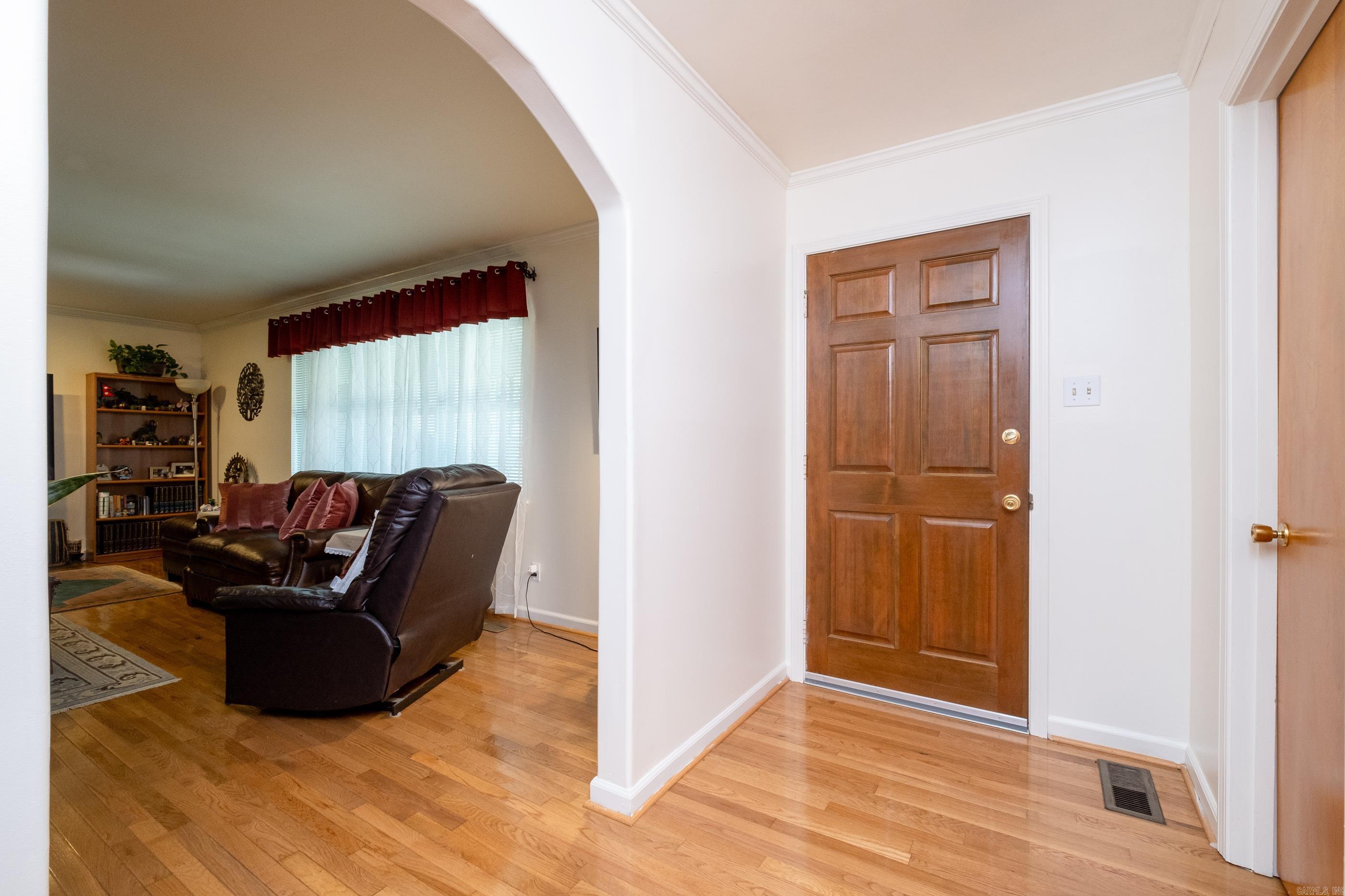 2 Oakhurst Drive