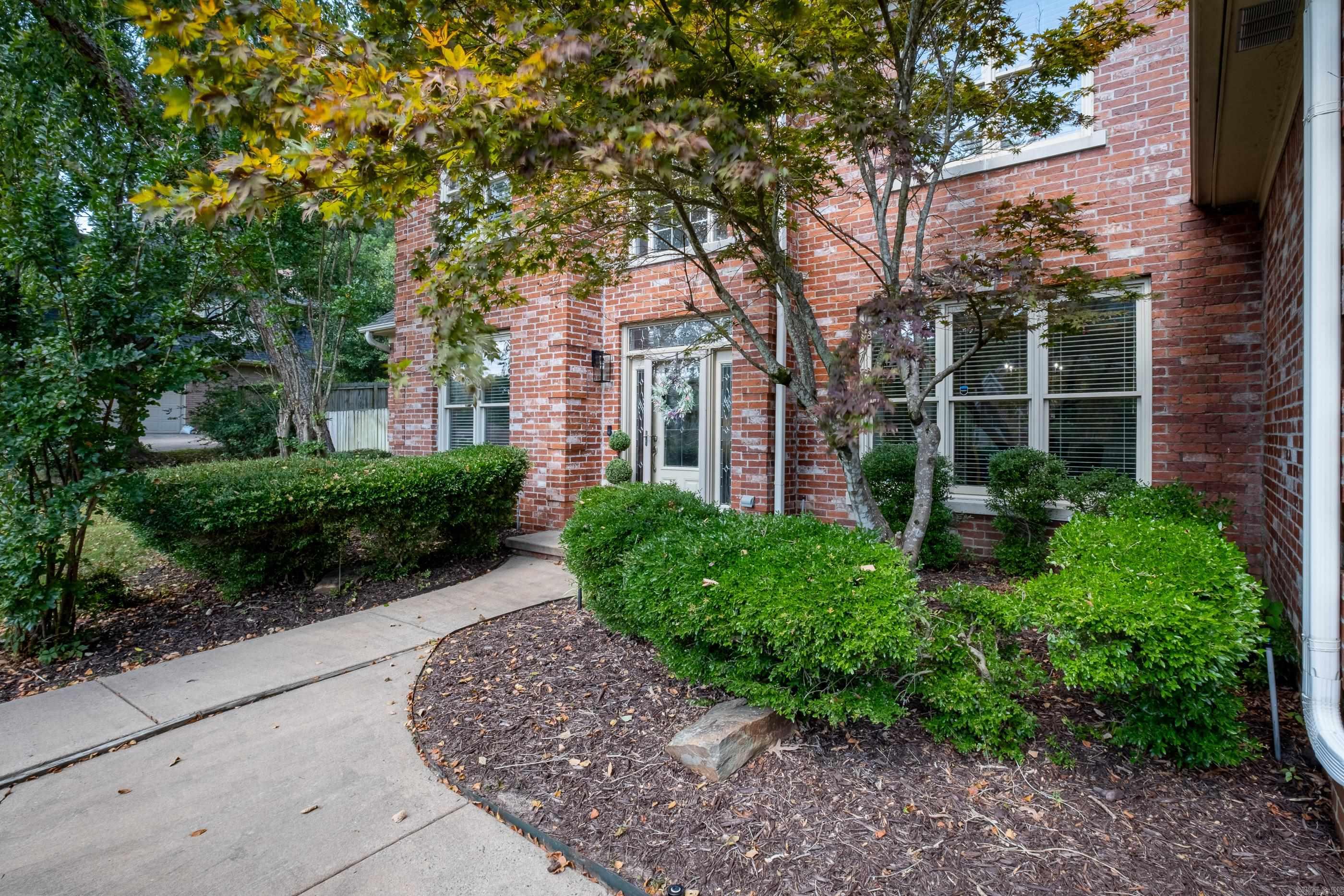 27 Lorian Drive