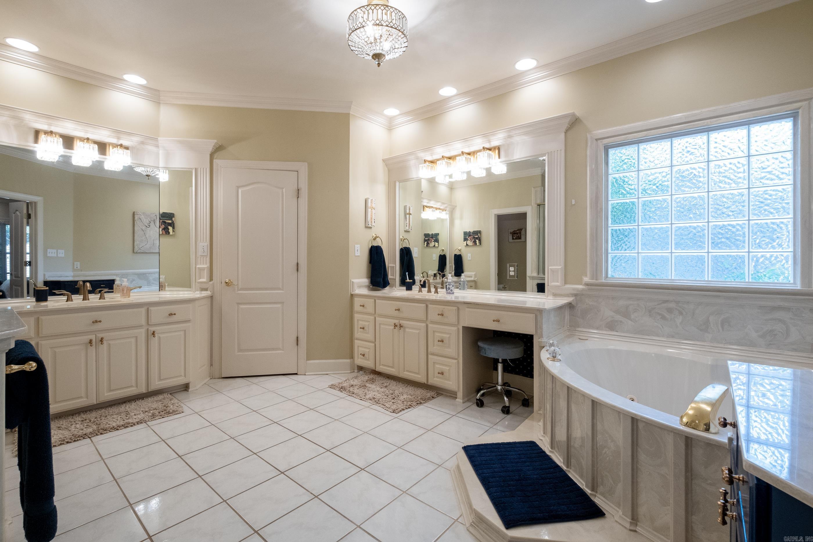27 Lorian Drive
