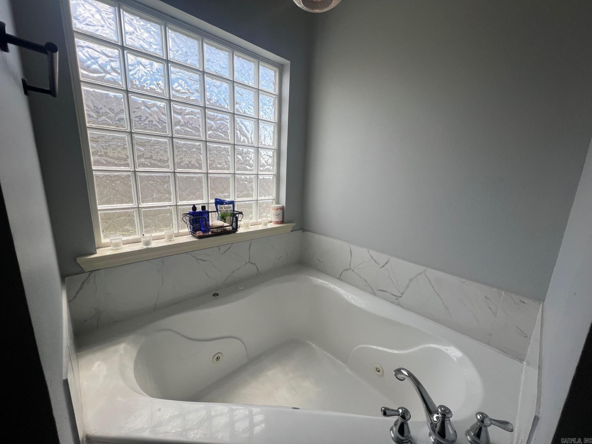 13701 Harewood Manor