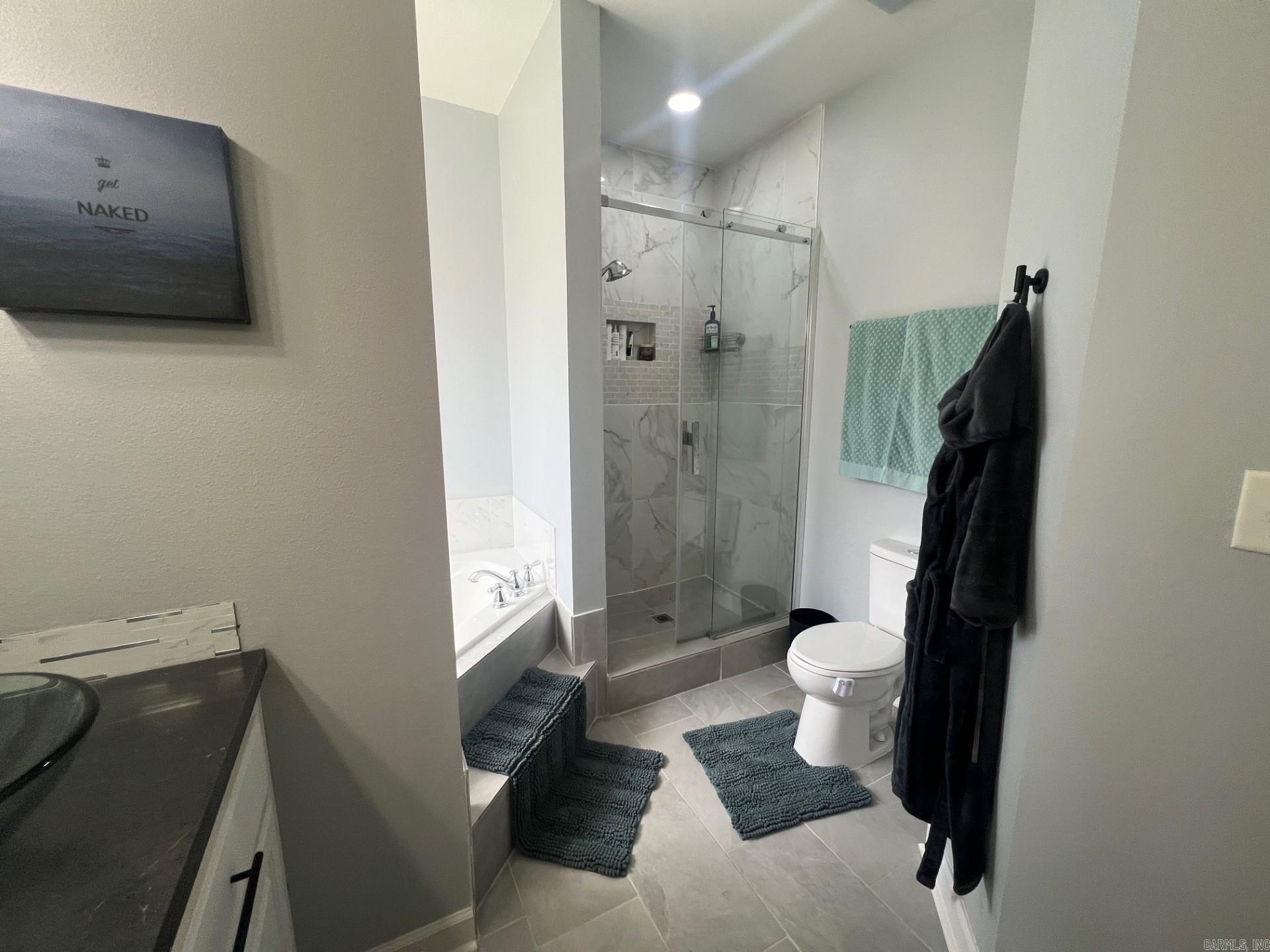 13701 Harewood Manor