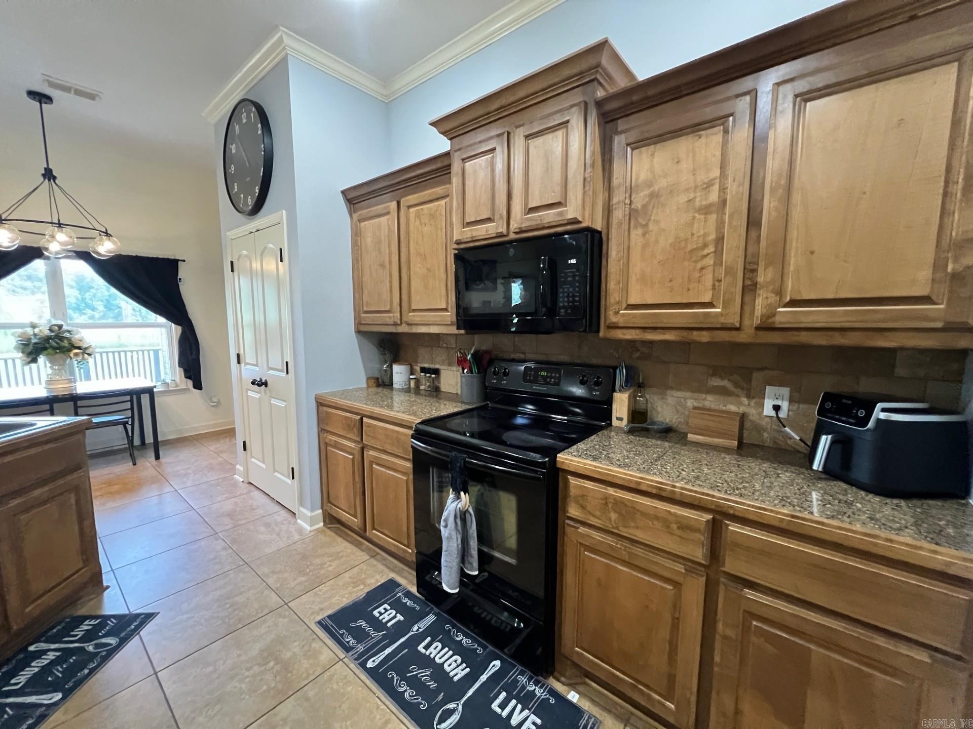 13701 Harewood Manor