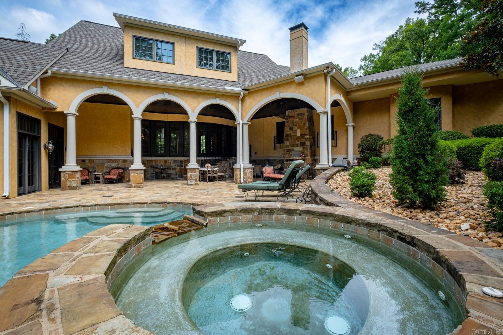 5 Chenal Downs Blvd.