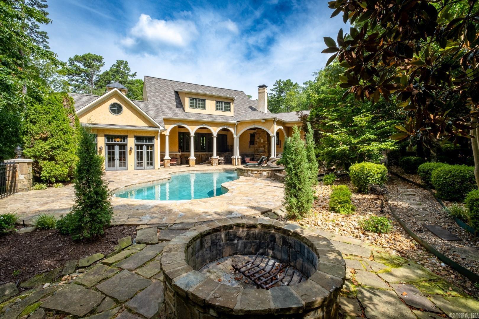 5 Chenal Downs Blvd.