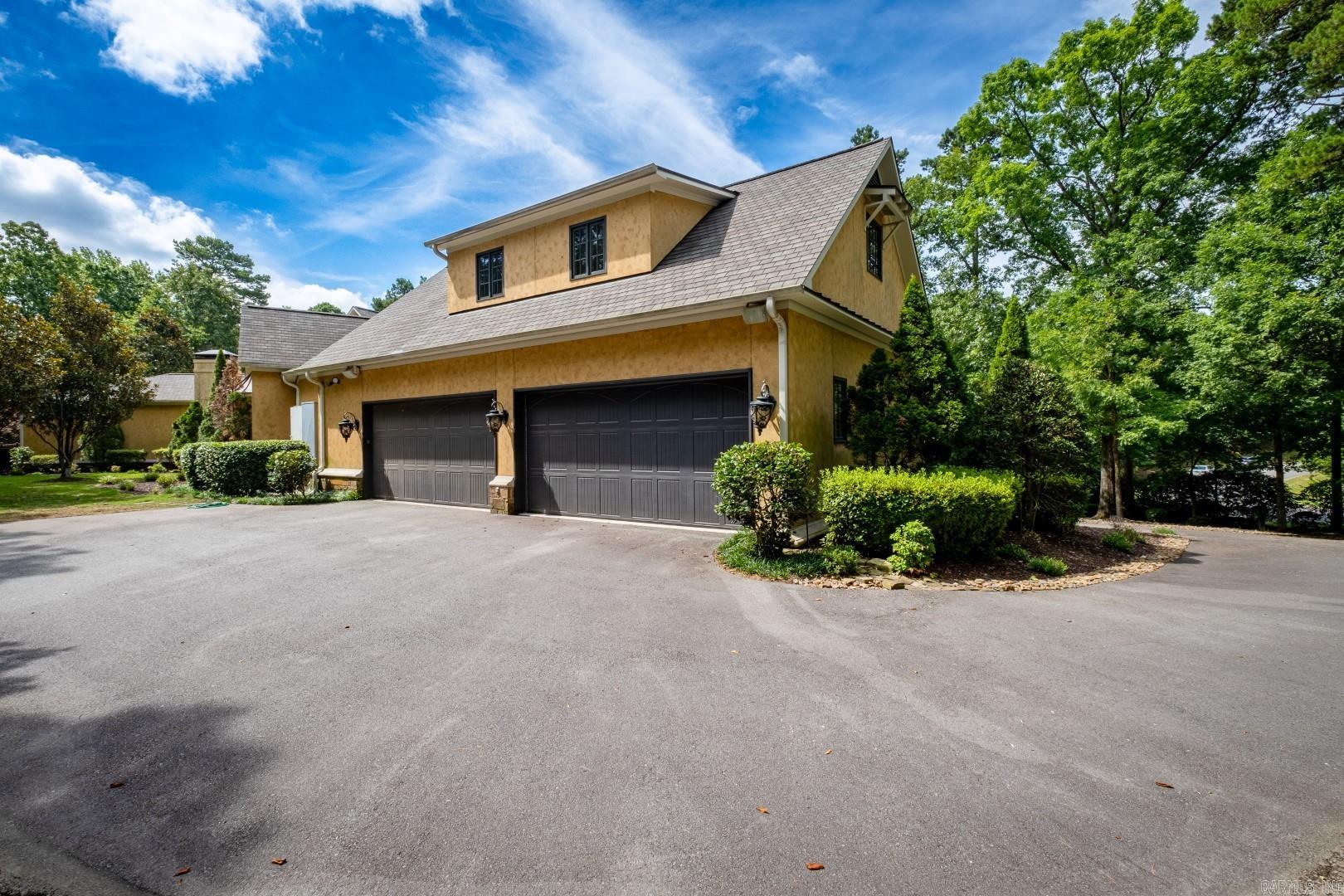 5 Chenal Downs Blvd.