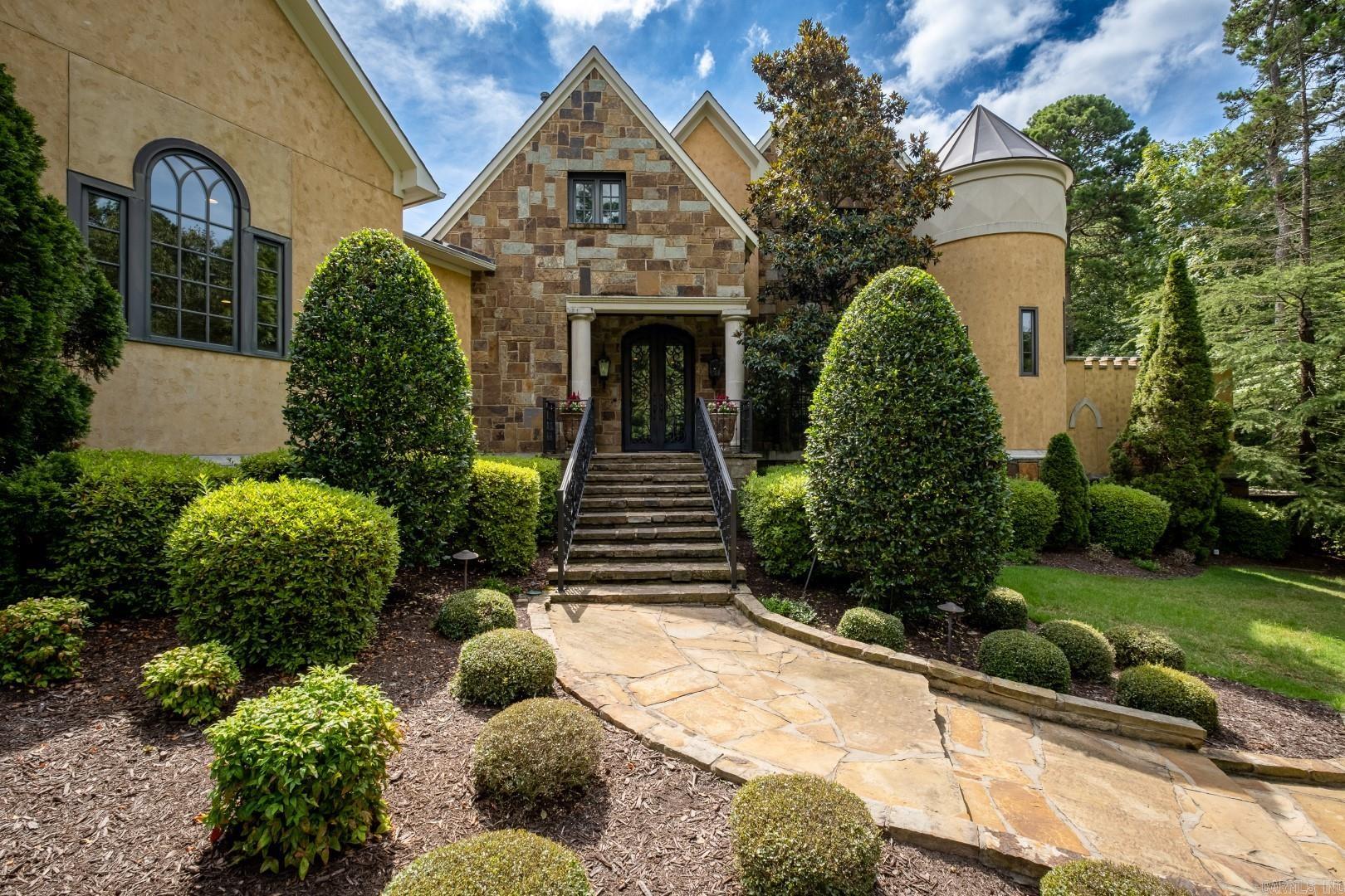 5 Chenal Downs Blvd.