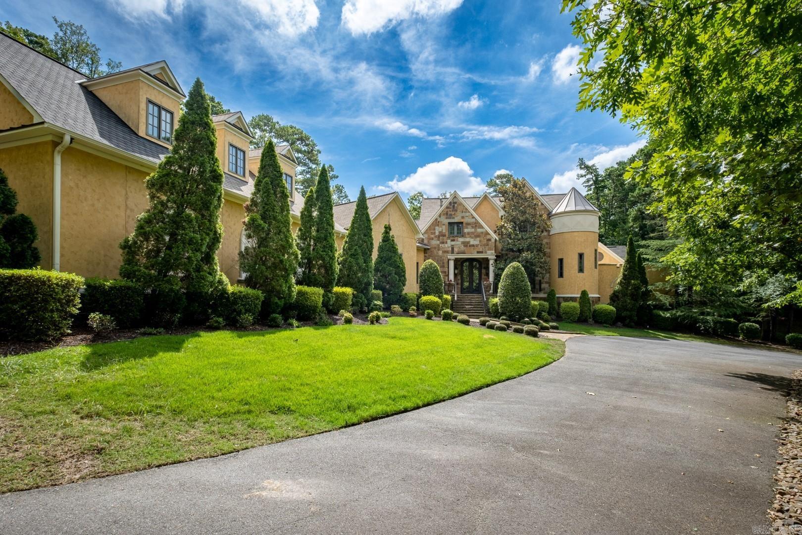 5 Chenal Downs Blvd.