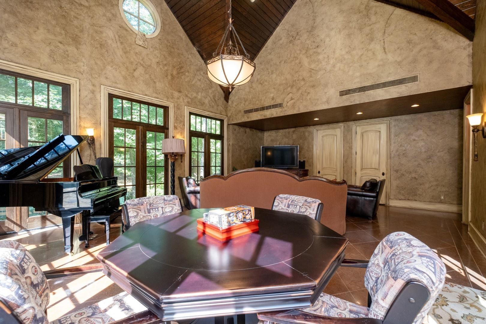 5 Chenal Downs Blvd.