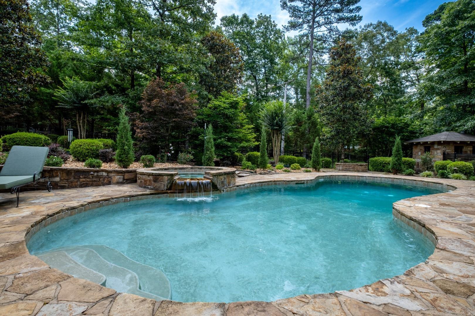 5 Chenal Downs Blvd.