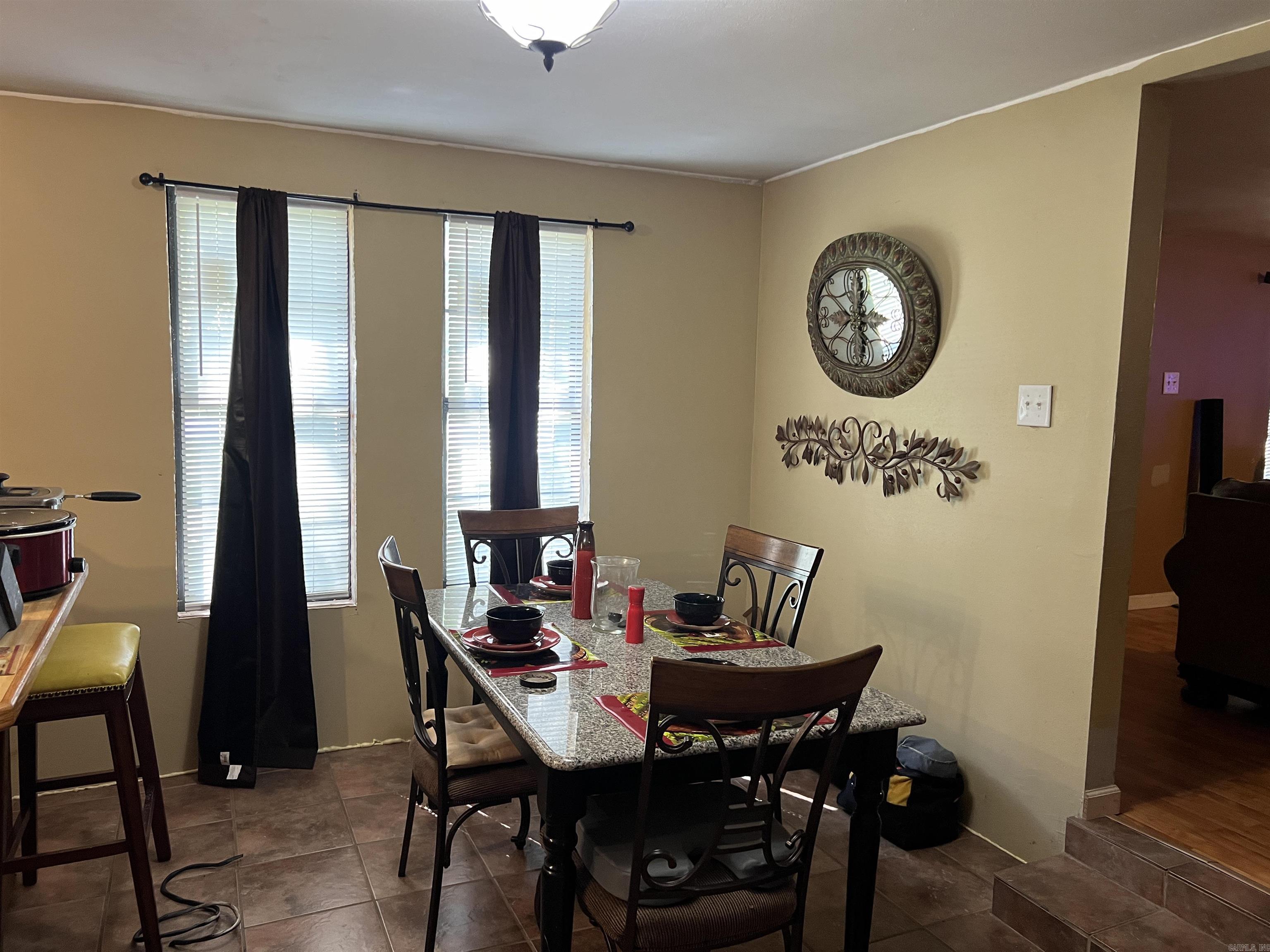 9925 Meadowood Drive