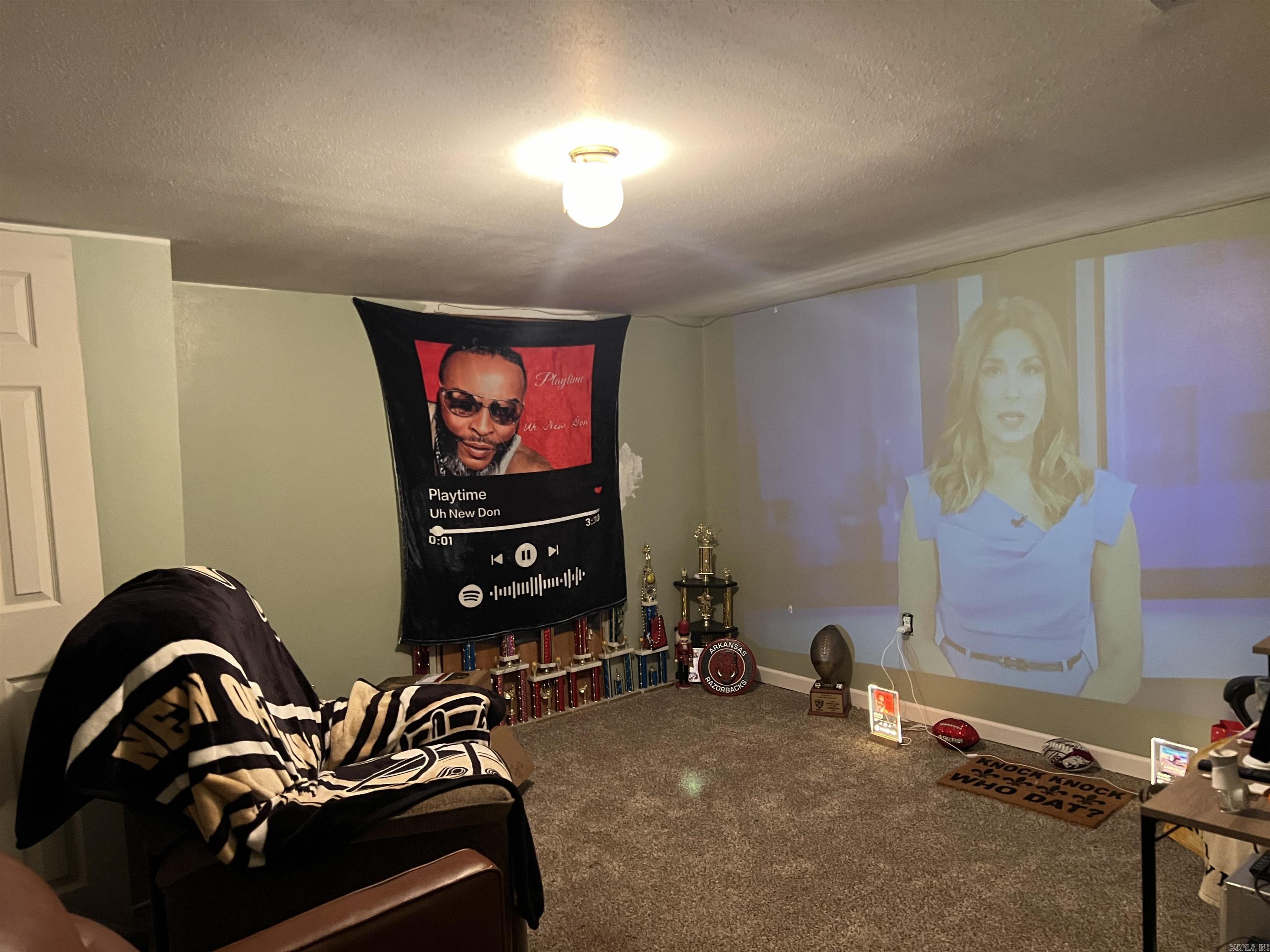 9925 Meadowood Drive