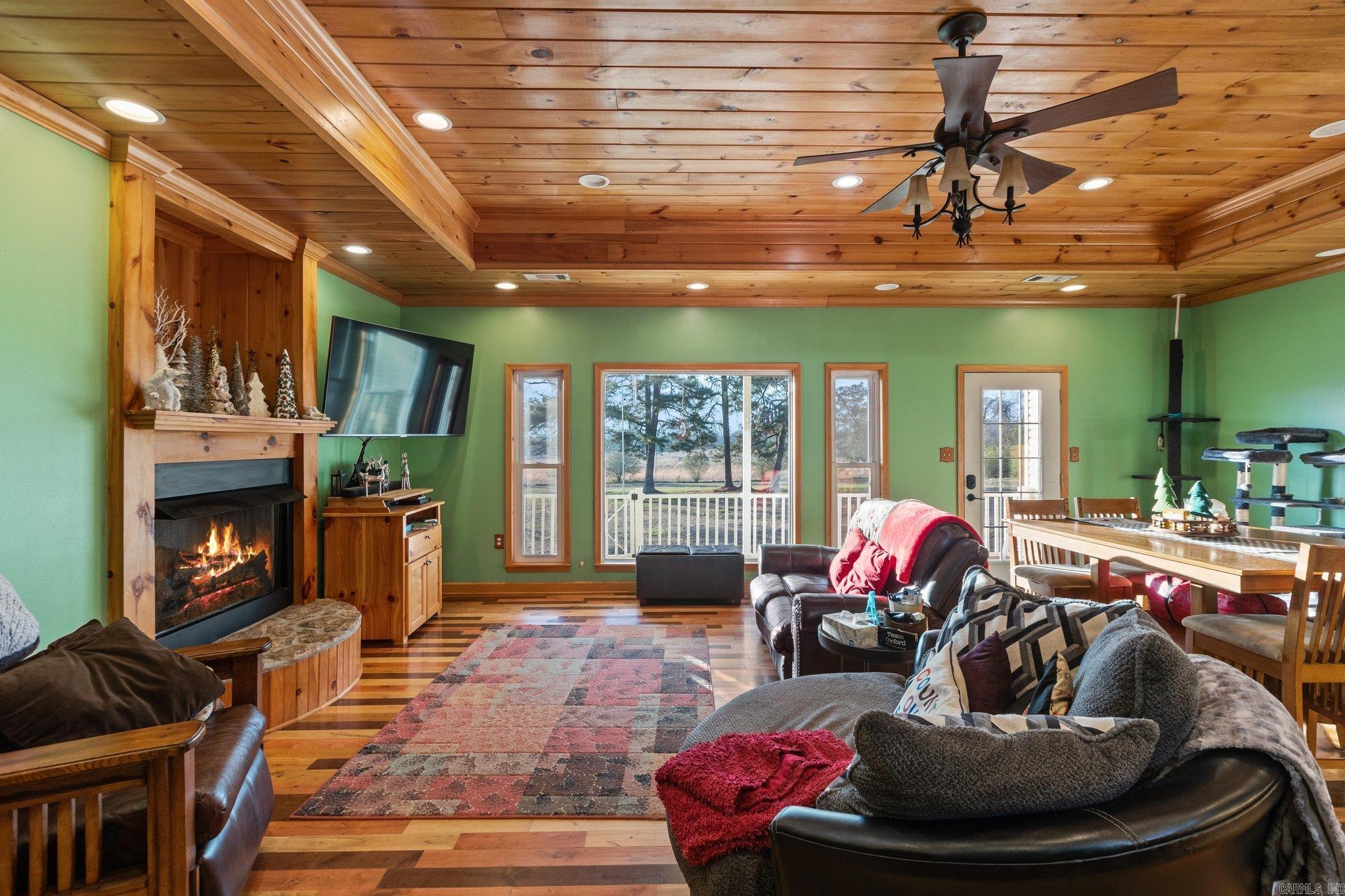 11200 Snow Cove