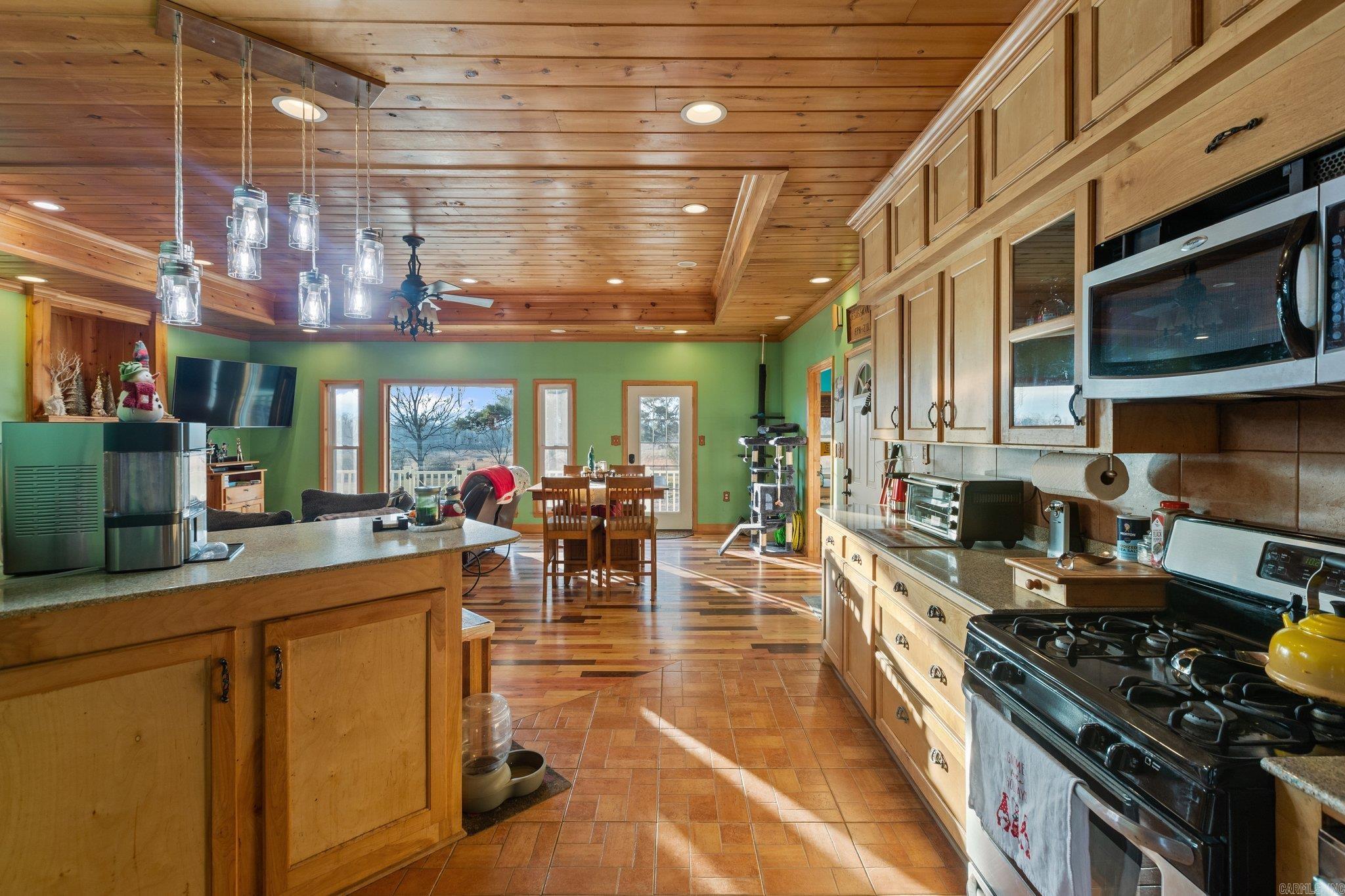 11200 Snow Cove