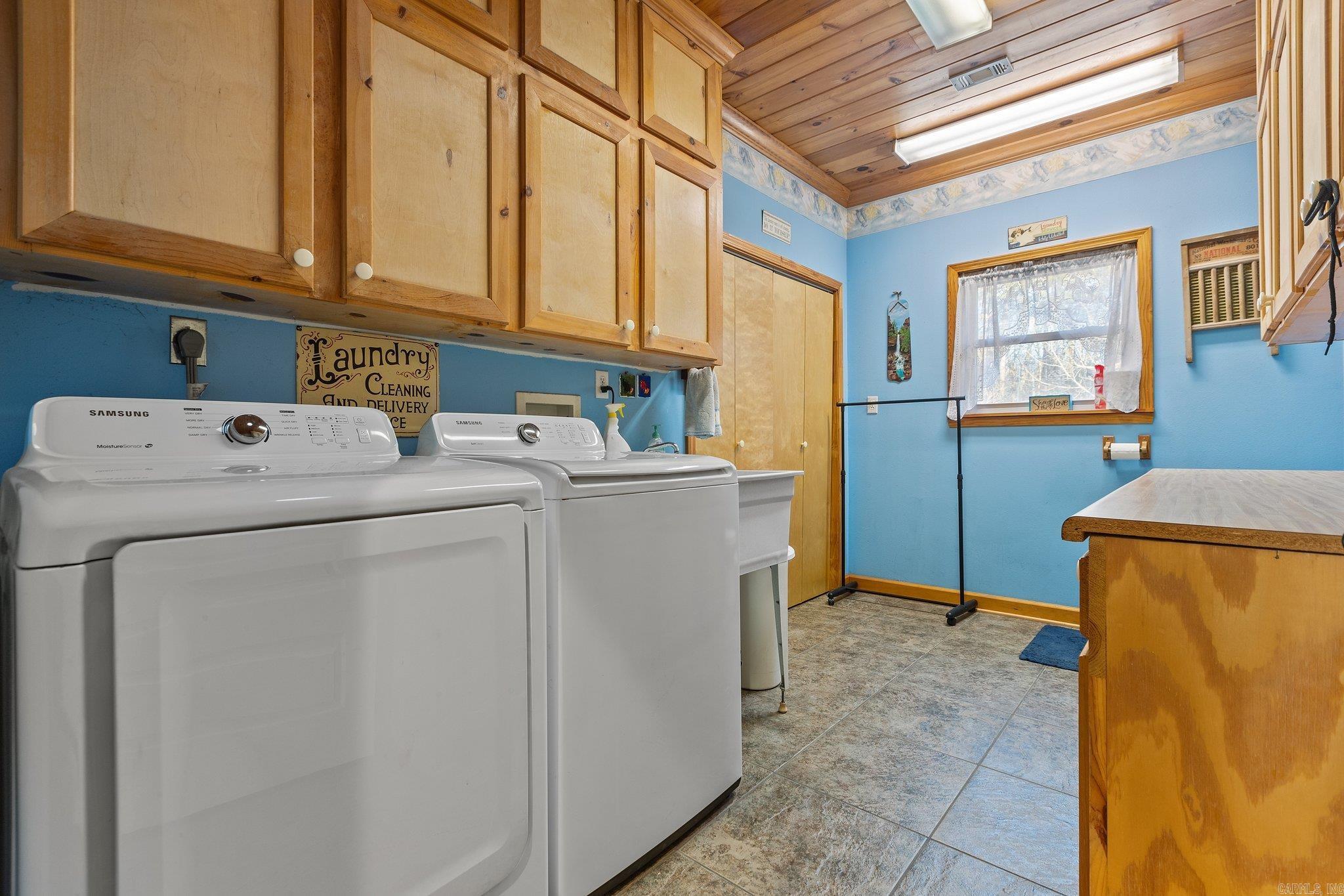 11200 Snow Cove