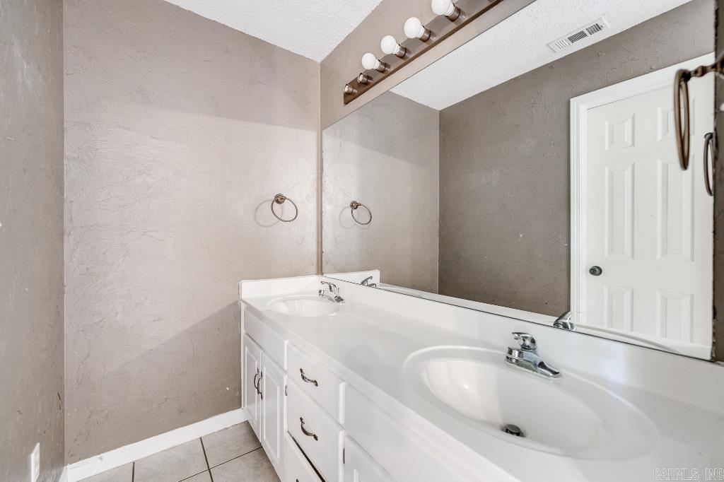 26 Cottonwood Drive