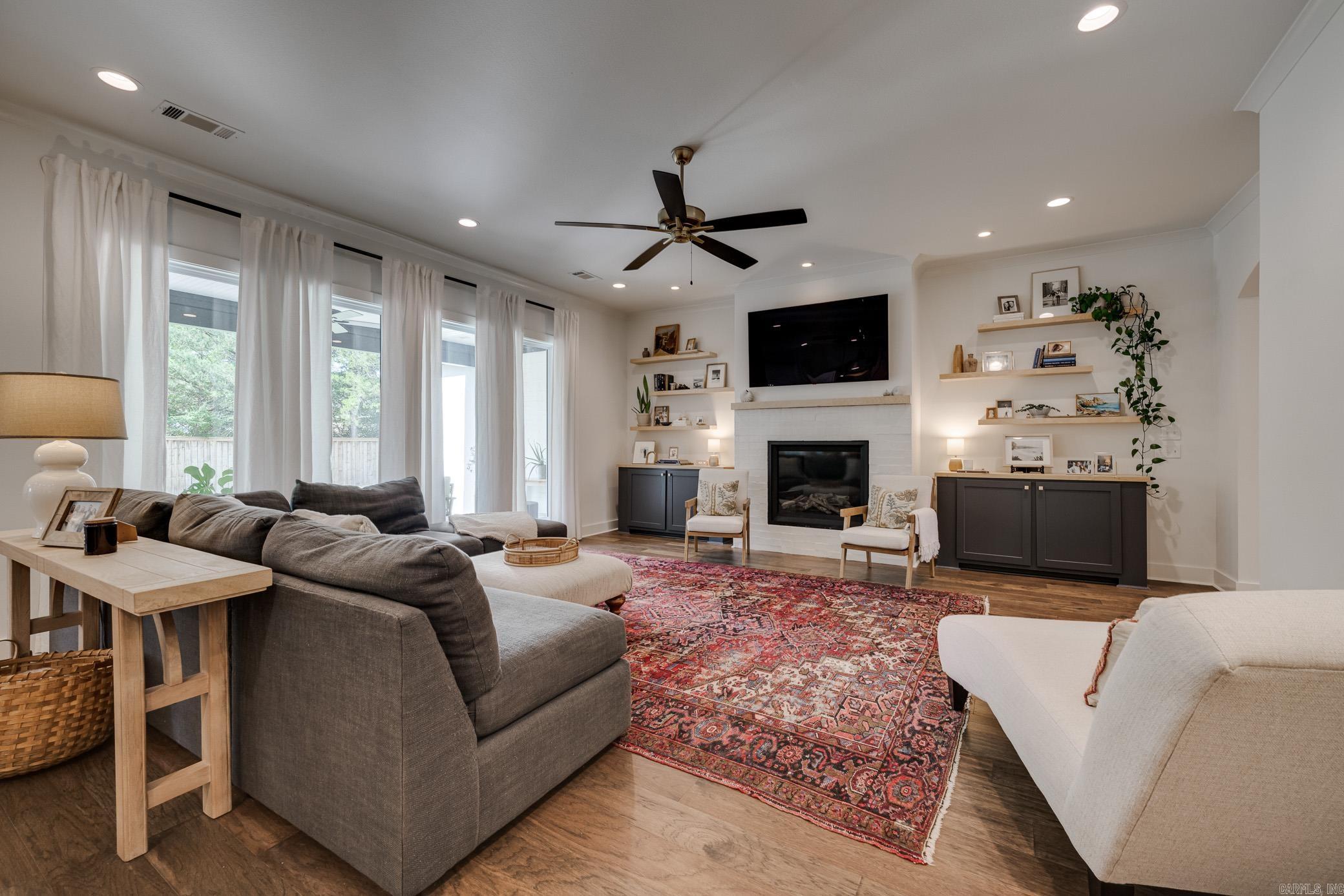 2960 Salem Oaks Drive