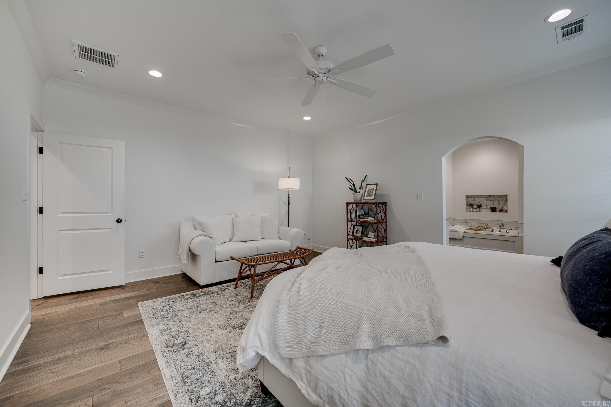 2960 Salem Oaks Drive