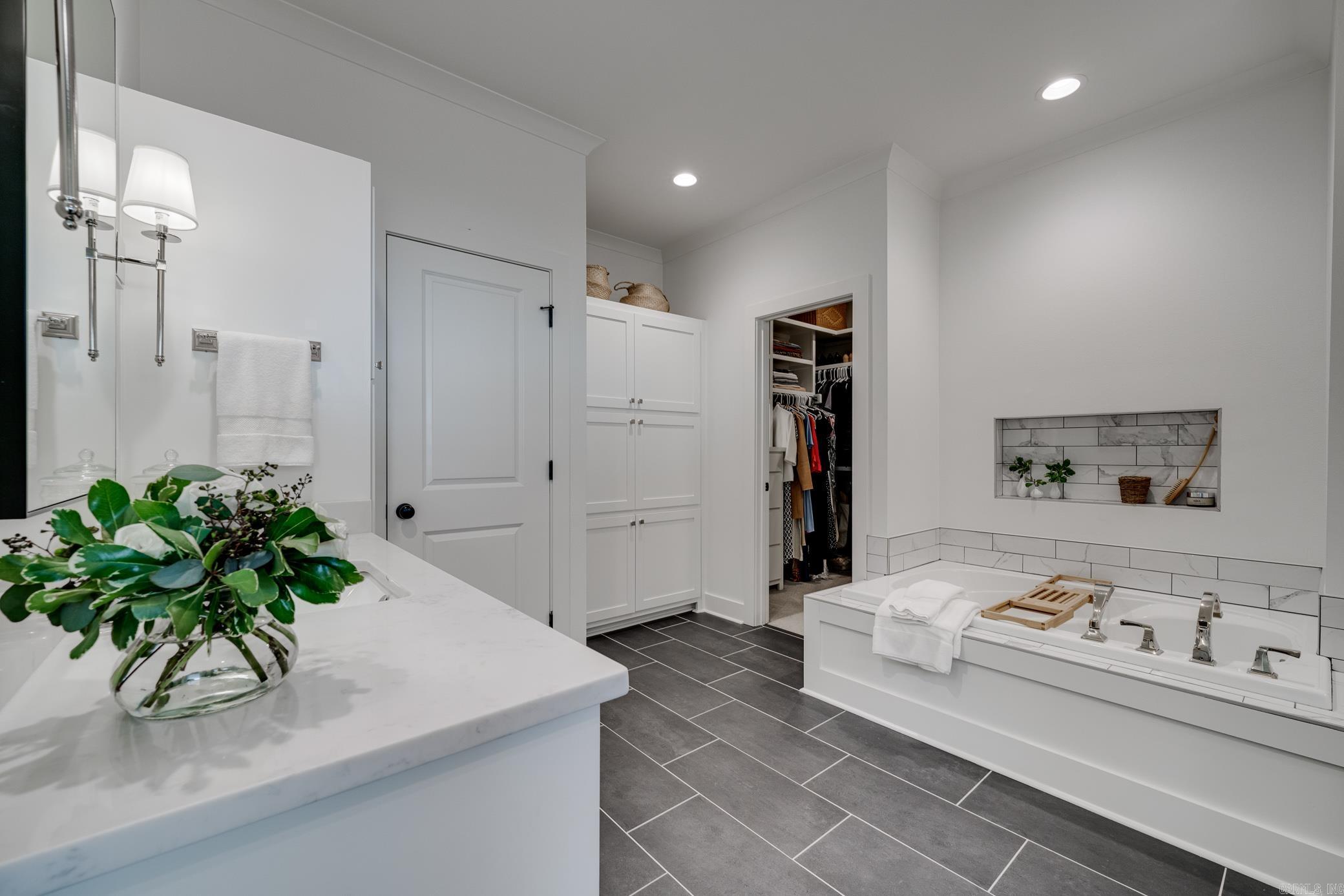 2960 Salem Oaks Drive