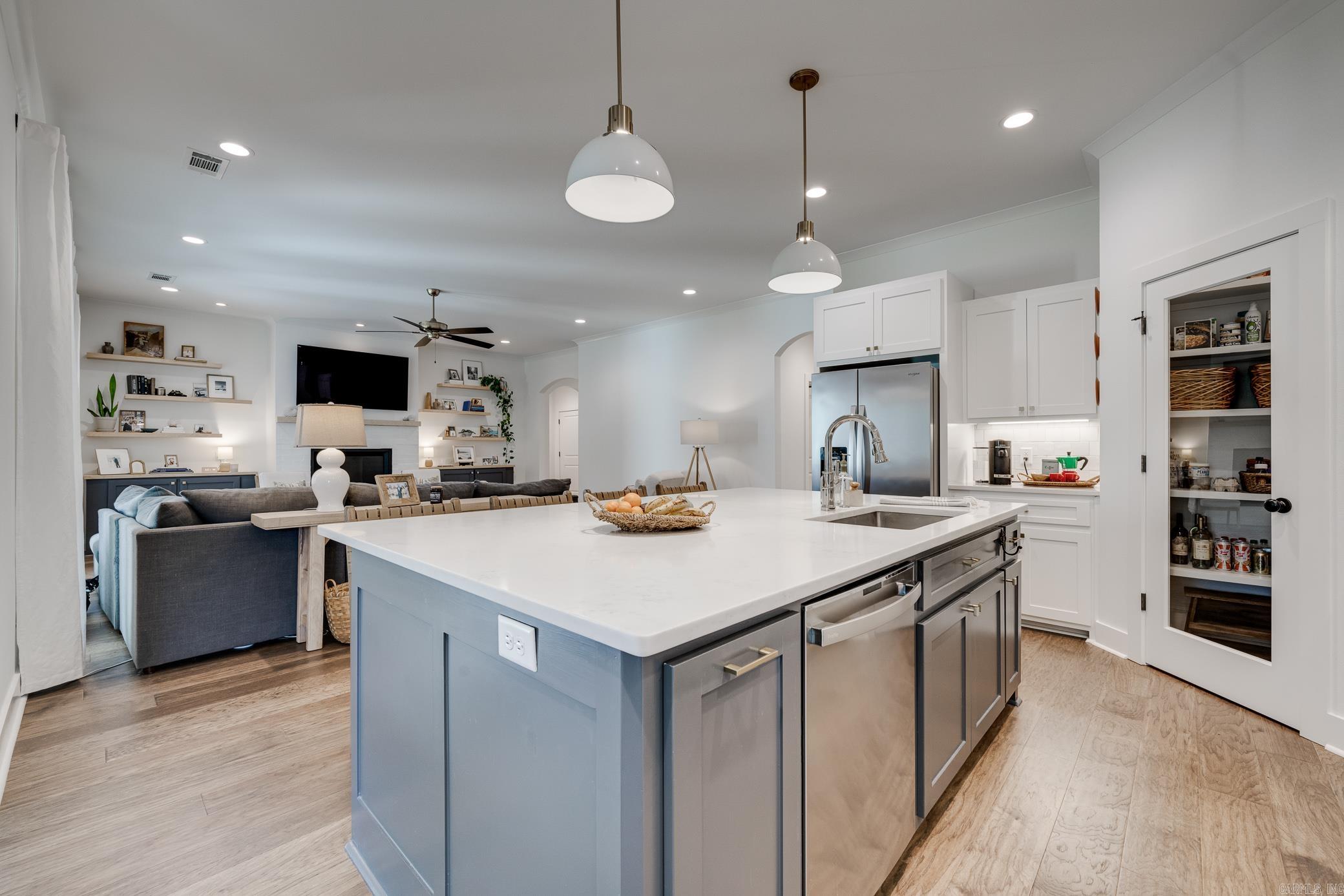 2960 Salem Oaks Drive