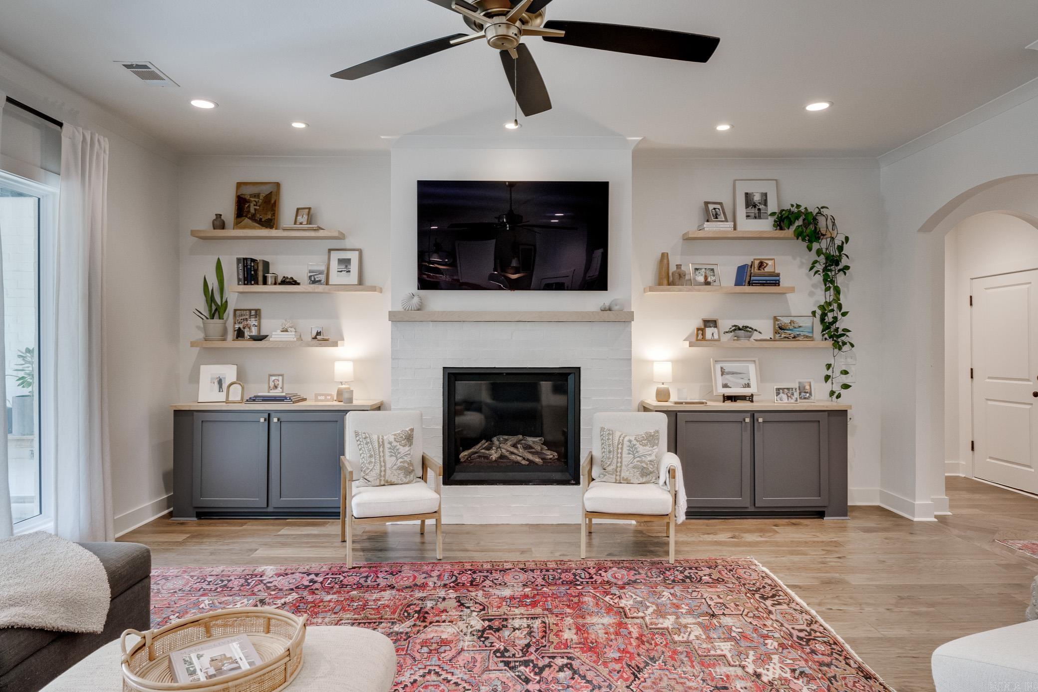 2960 Salem Oaks Drive