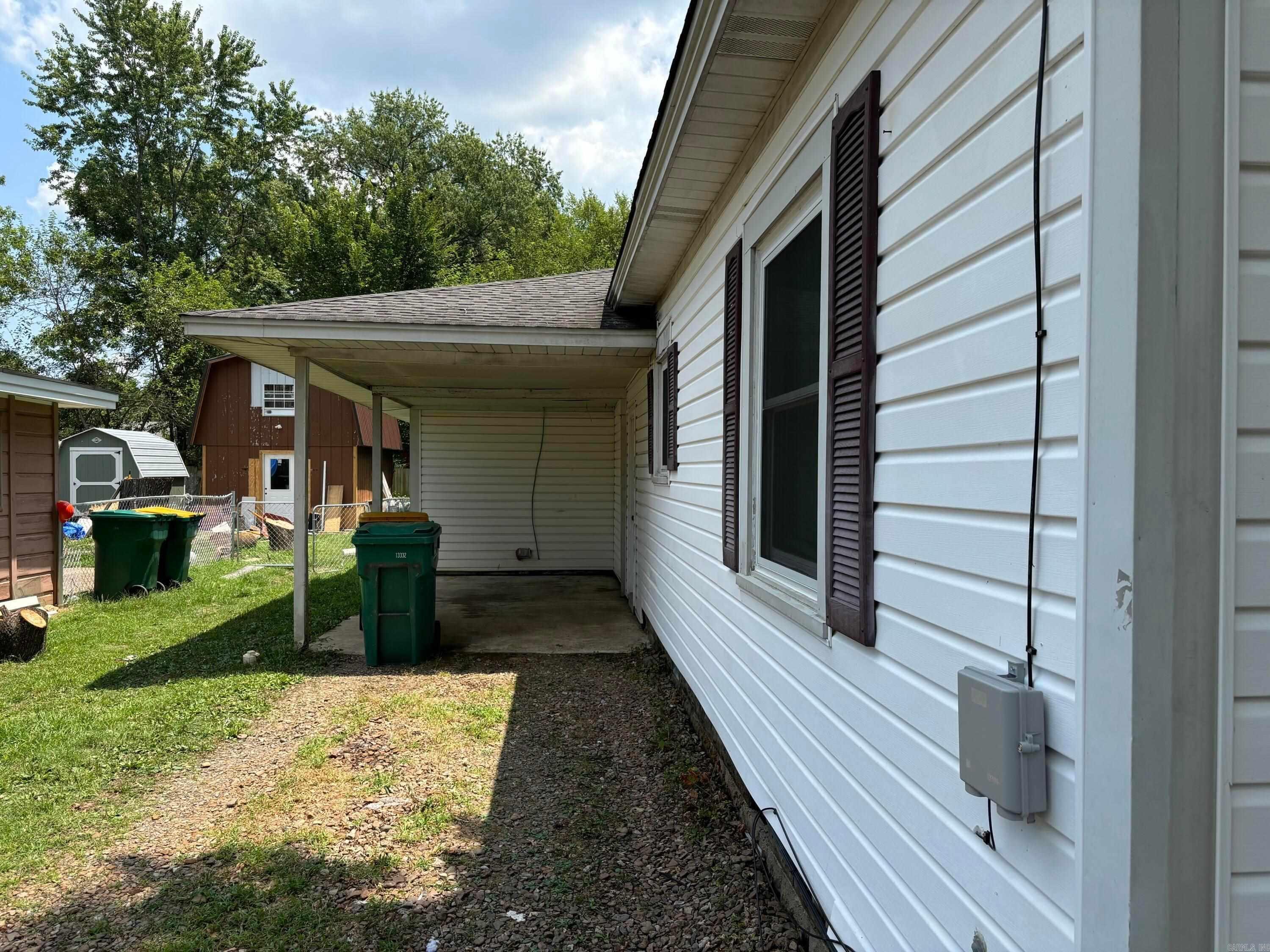 1107 S Erie