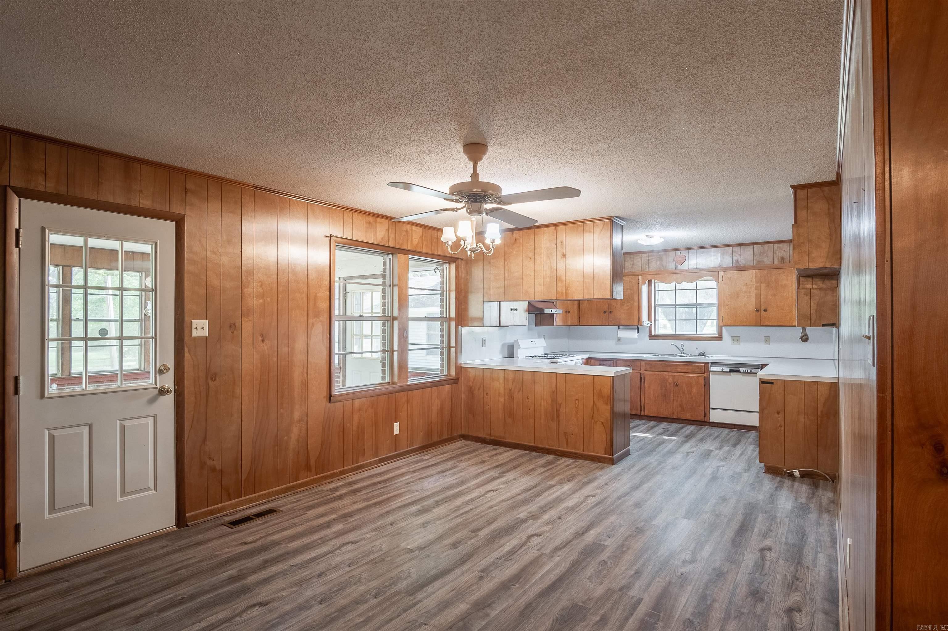 5906 W Republican Road